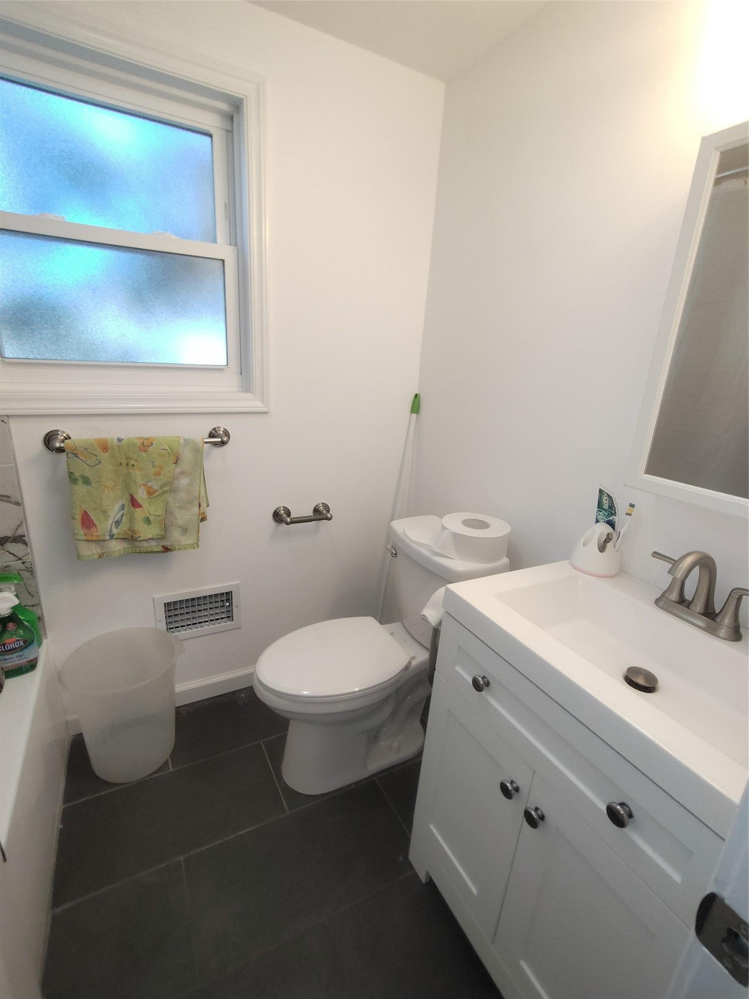Single Family Great Neck  Suffolk County, NY 11726, MLS-890588-6