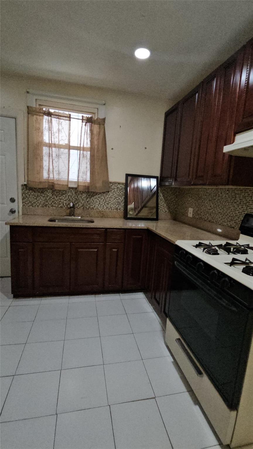 Apartment New Jersey  Brooklyn, NY 11207, MLS-890602-4