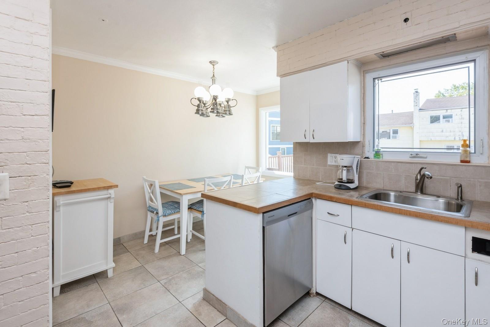 Single Family Redwood Nassau County, NY 11516, MLS-890631-11