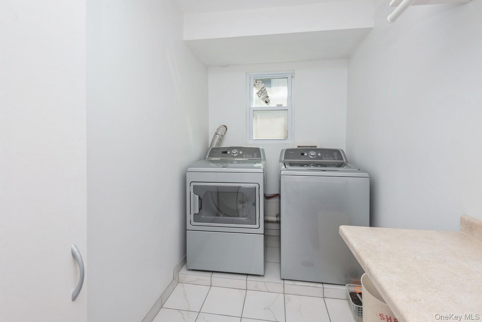 Single Family Redwood Nassau County, NY 11516, MLS-890631-26