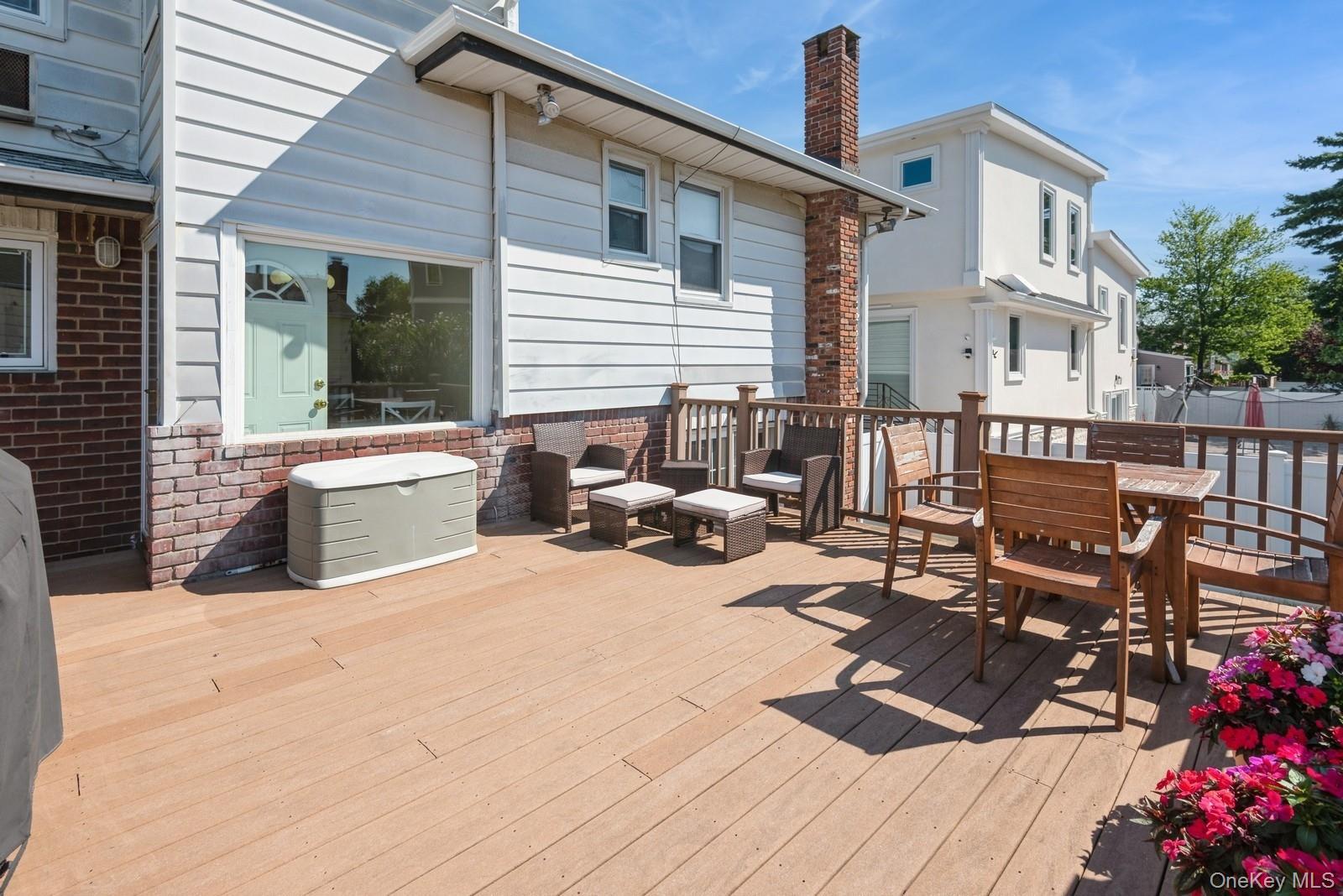 Single Family Redwood  Nassau County, NY 11516, MLS-890631-31