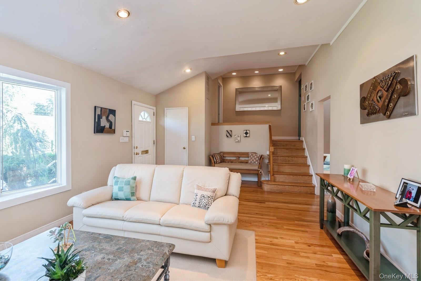 Single Family Redwood Nassau County, NY 11516, MLS-890631-4