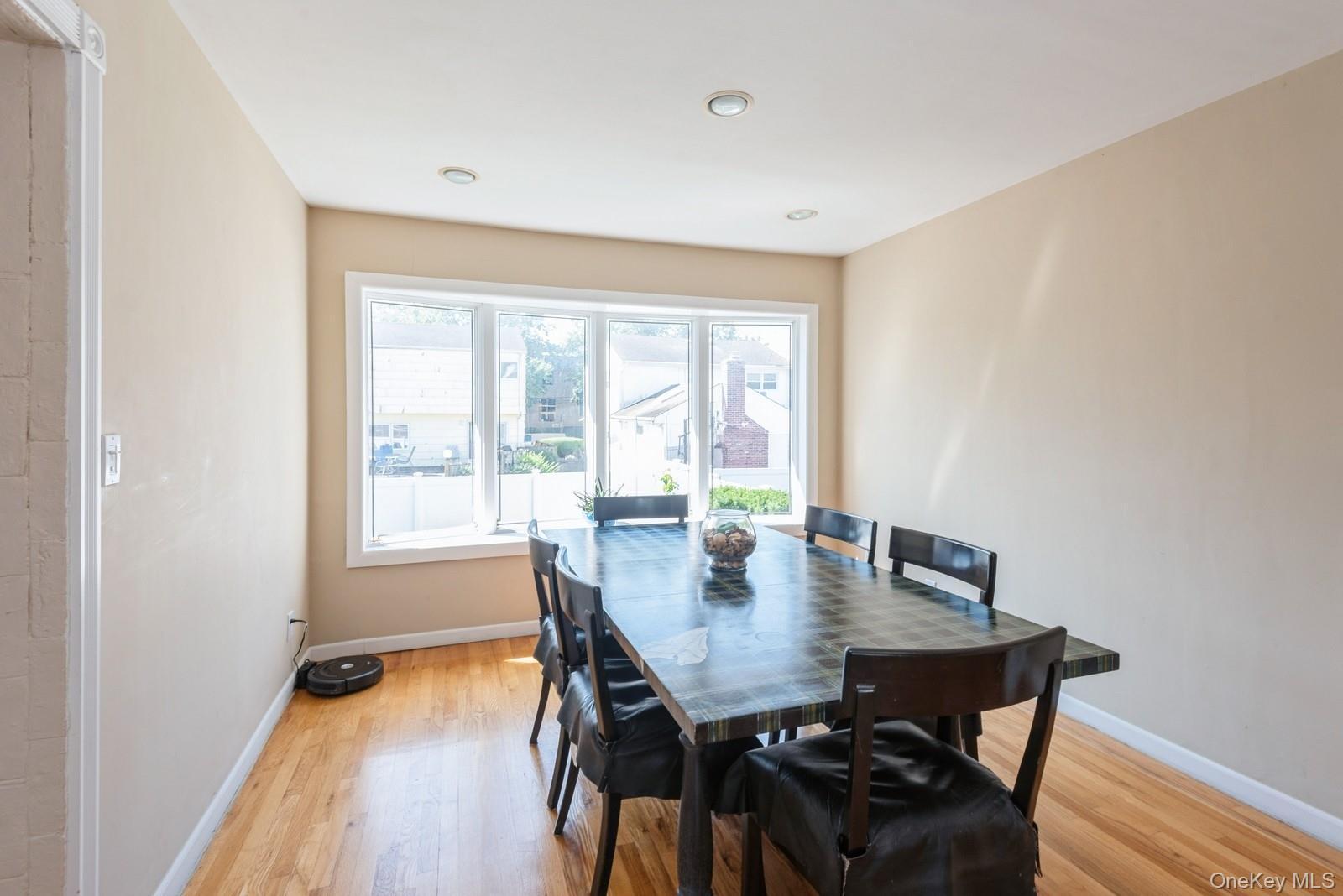 Single Family Redwood Nassau County, NY 11516, MLS-890631-7