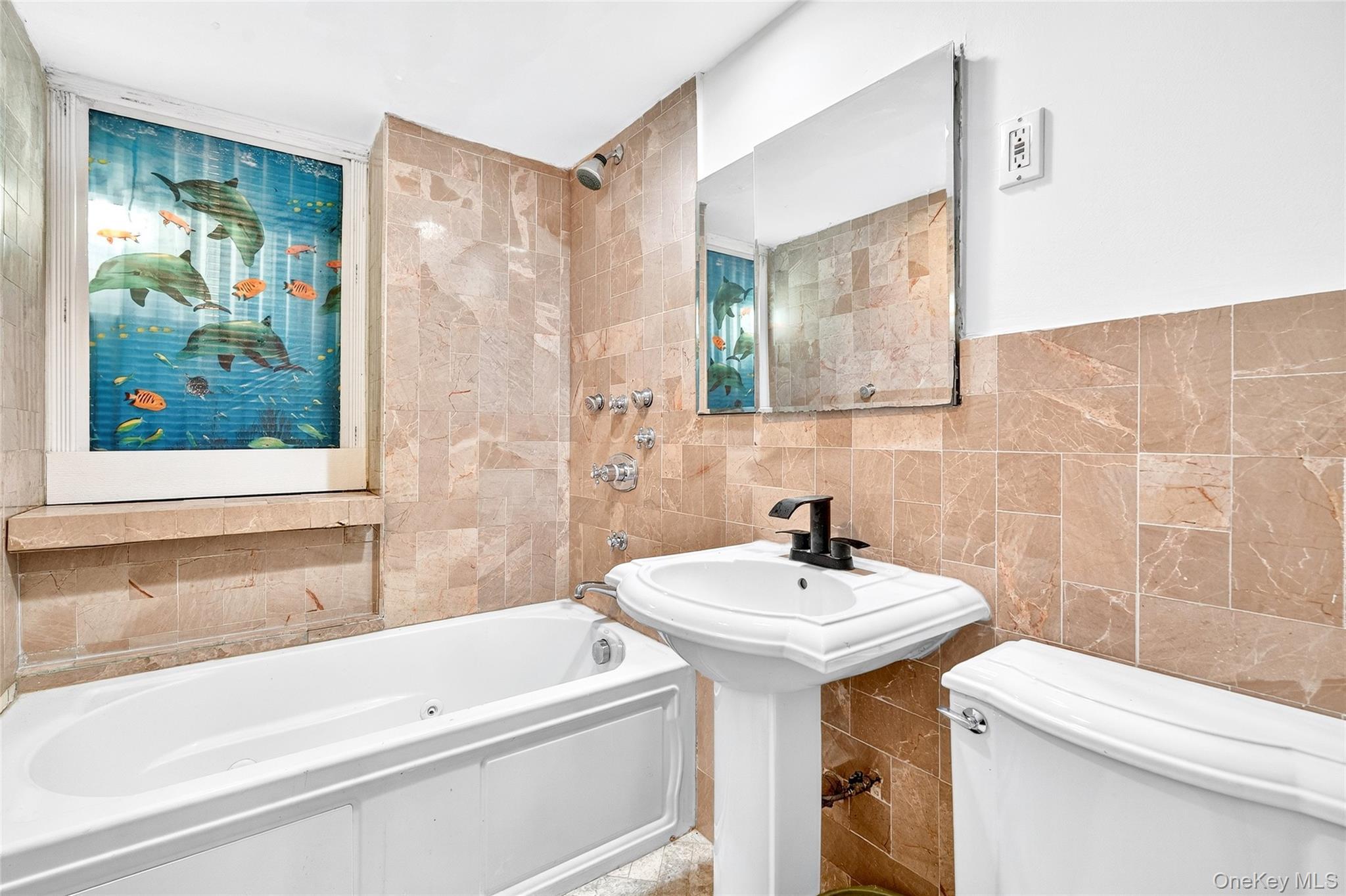 Single Family Independence Bronx, NY 10471, MLS-890641-22