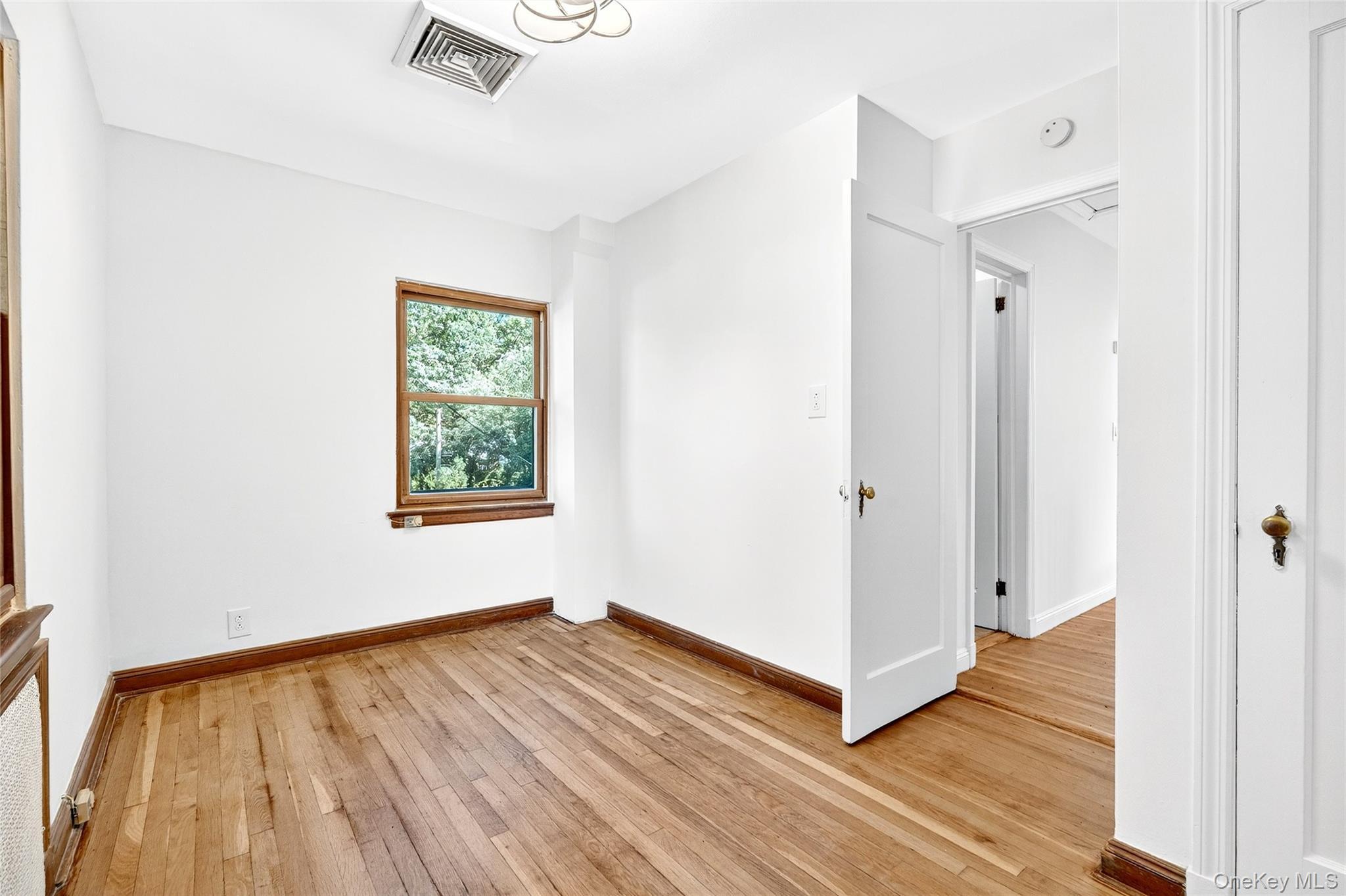 Single Family Independence Bronx, NY 10471, MLS-890641-25