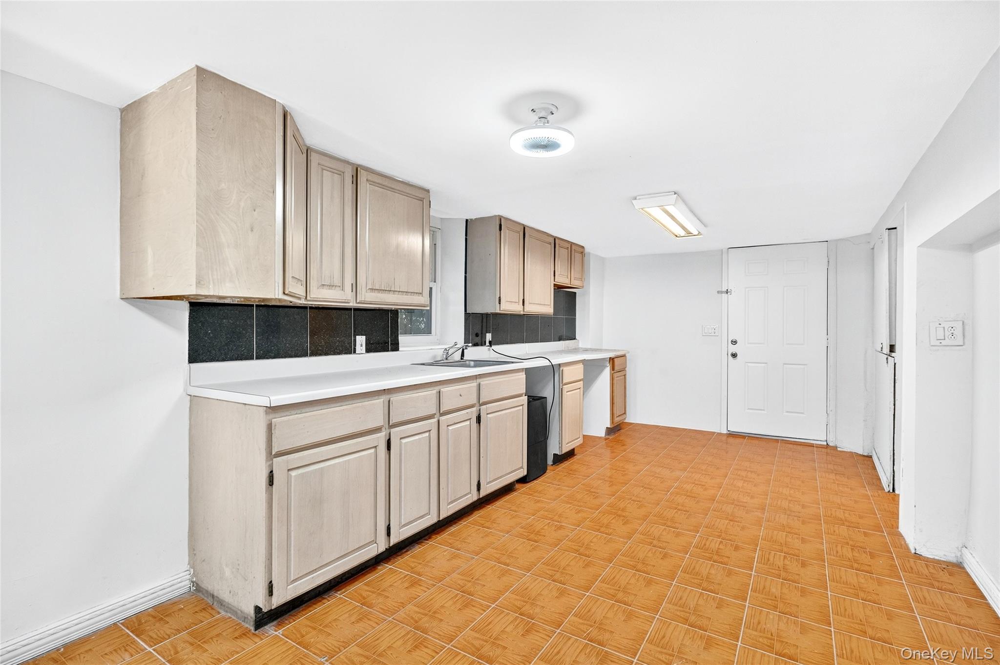 Single Family Independence Bronx, NY 10471, MLS-890641-34