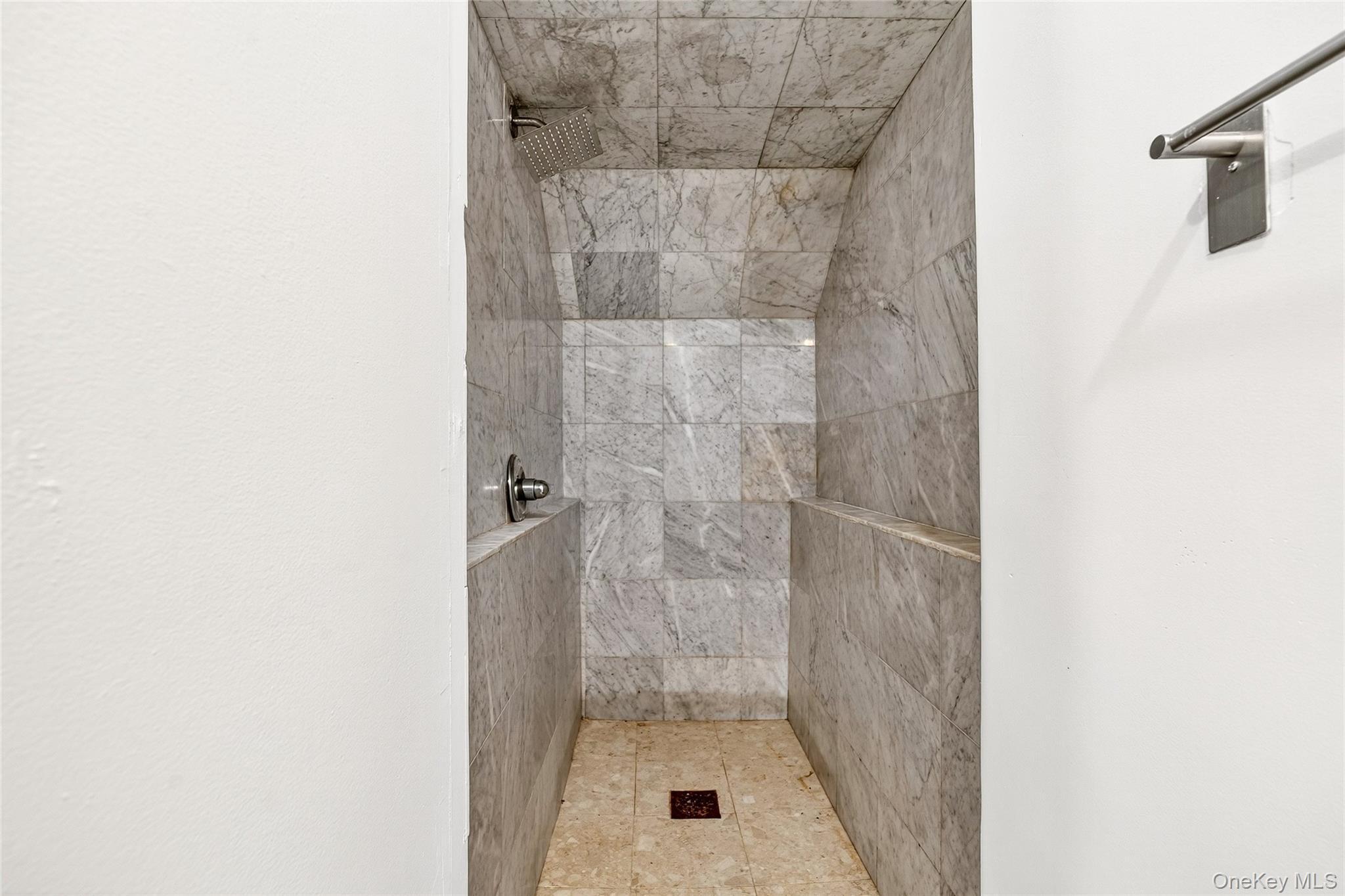 Single Family Independence Bronx, NY 10471, MLS-890641-37