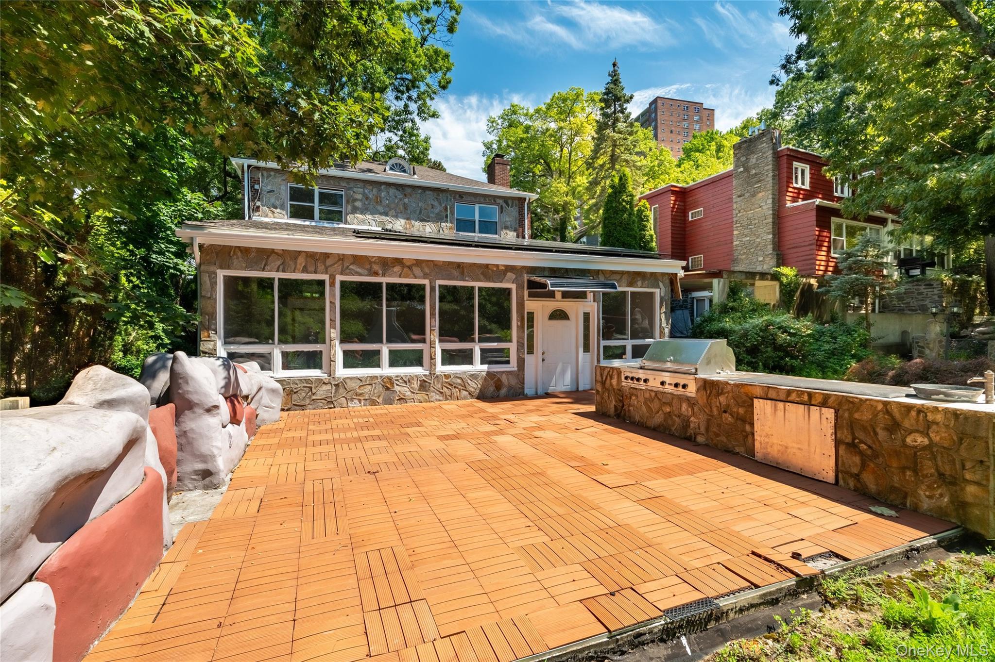 Single Family Independence Bronx, NY 10471, MLS-890641-41