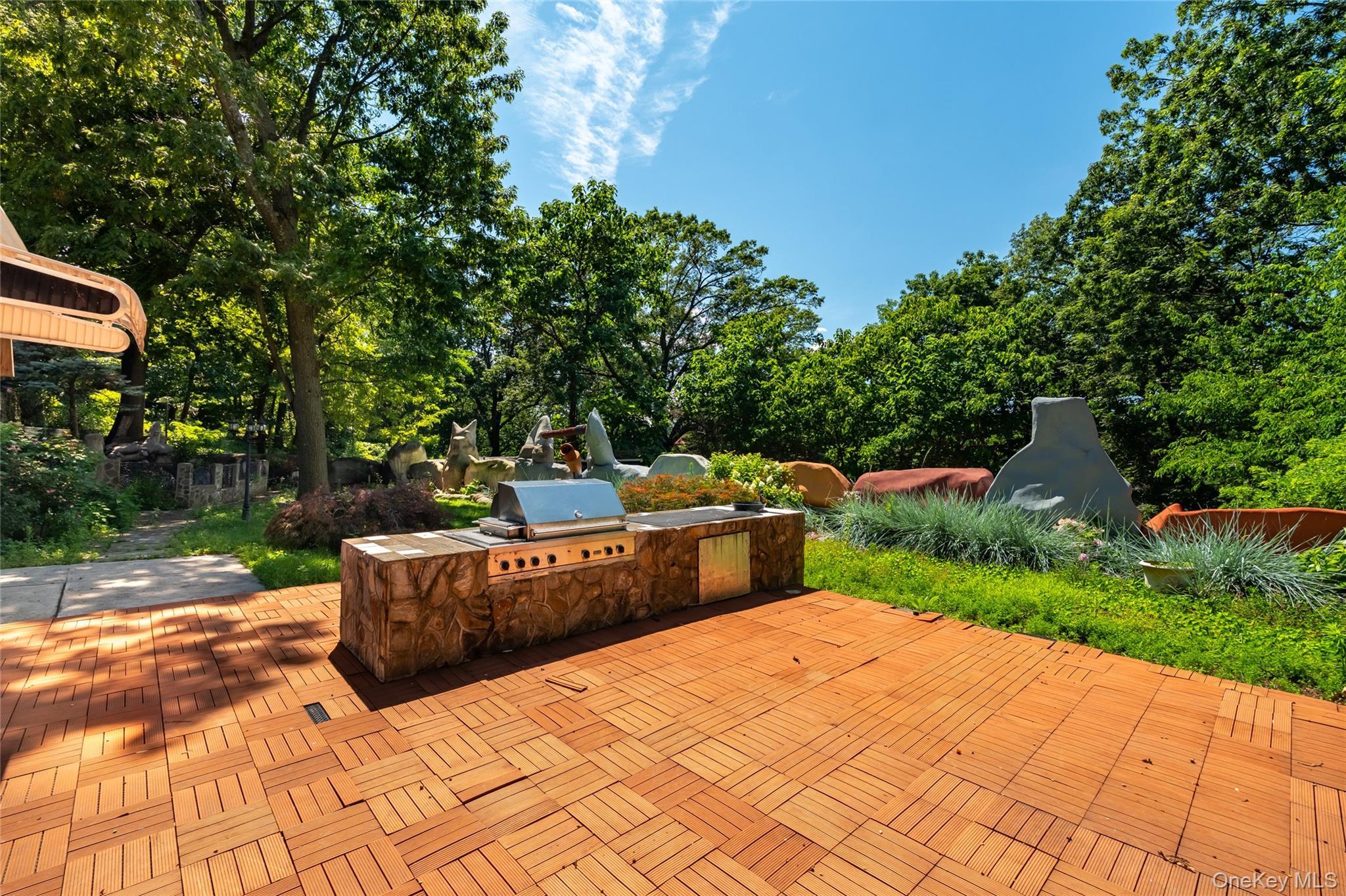 Single Family Independence Bronx, NY 10471, MLS-890641-43