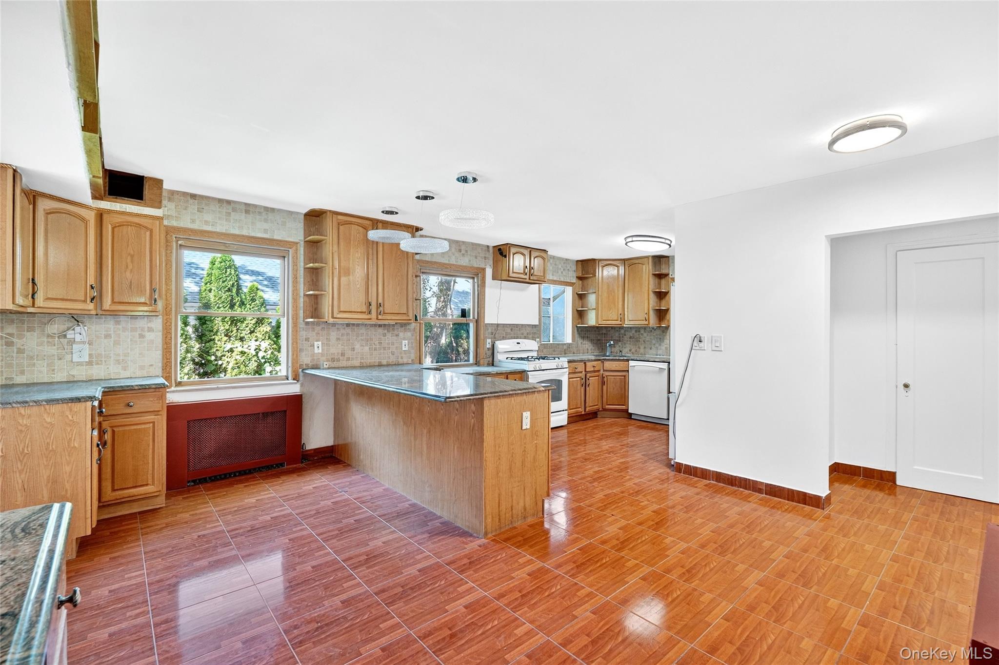 Single Family Independence Bronx, NY 10471, MLS-890641-6