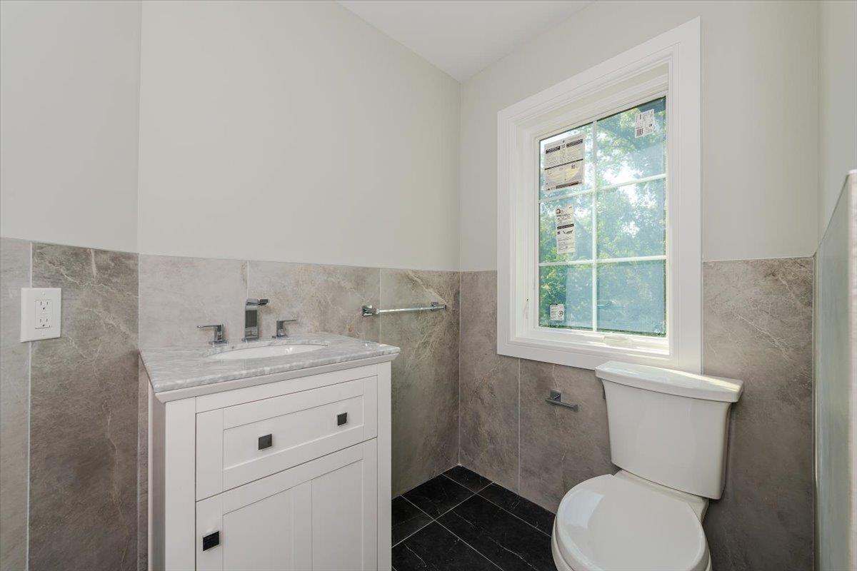 Single Family Woodland Nassau County, NY 11021, MLS-890672-30