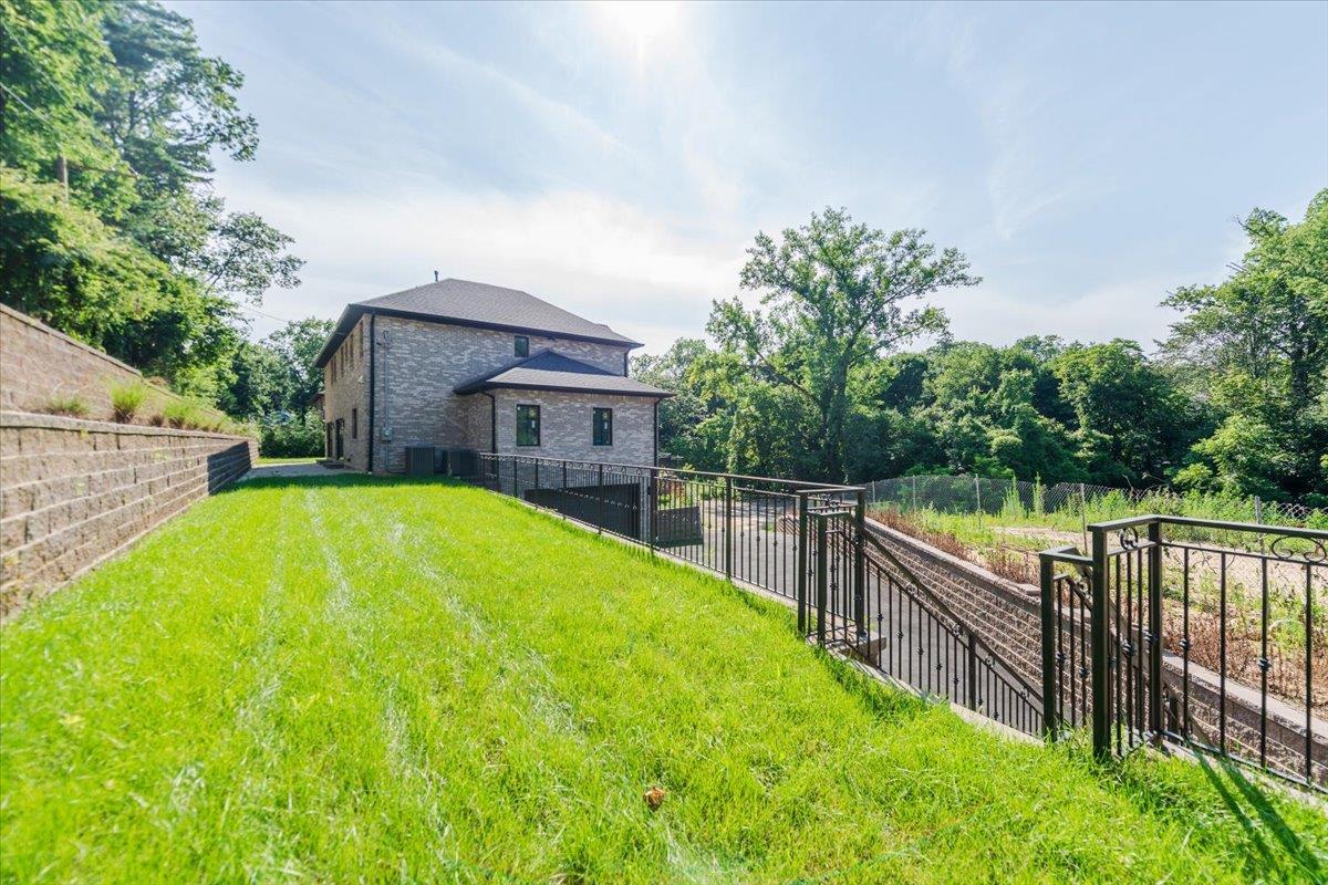 Single Family Woodland Nassau County, NY 11021, MLS-890672-47