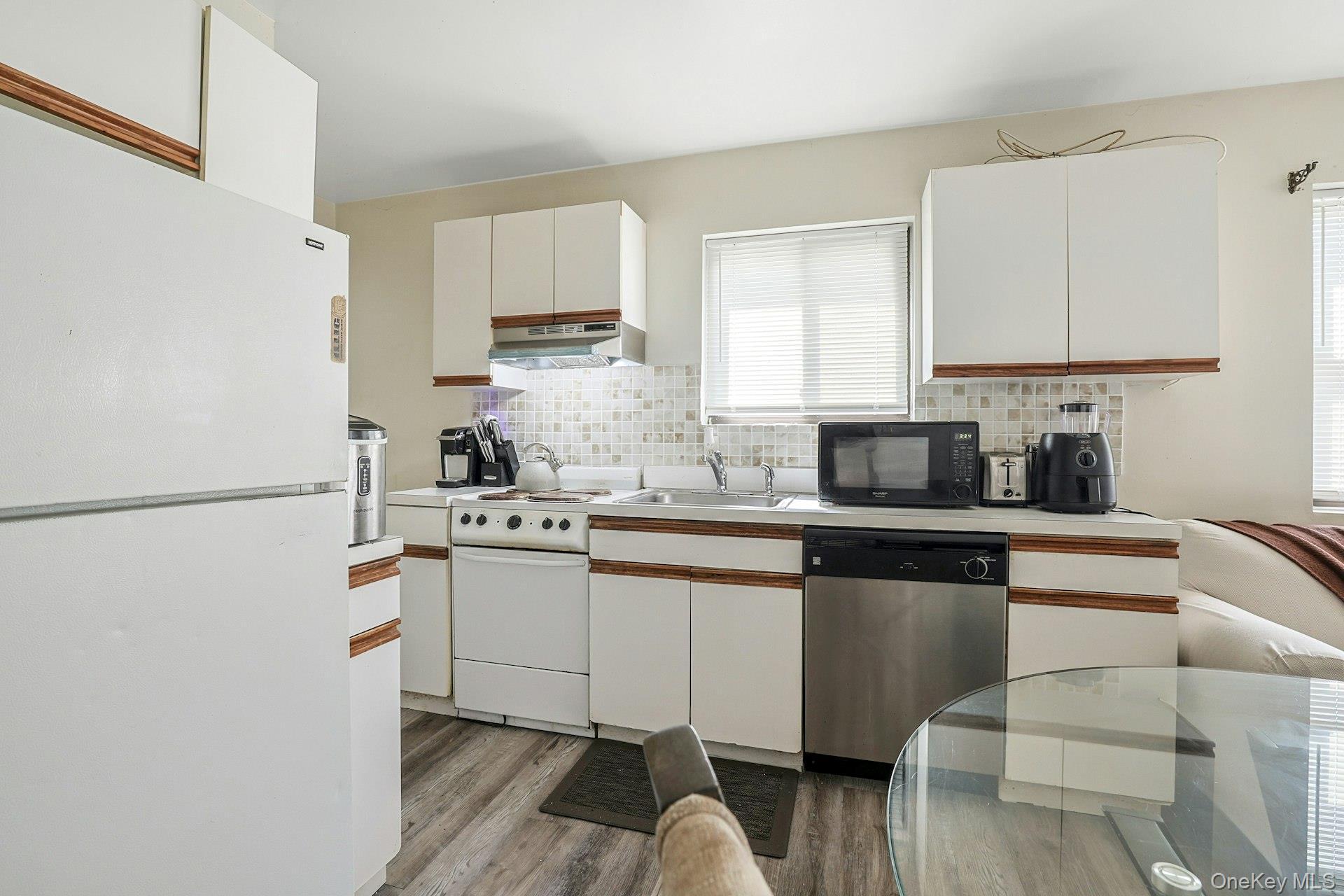 Single Family Lincoln  Westchester County, NY 10562, MLS-890698-22