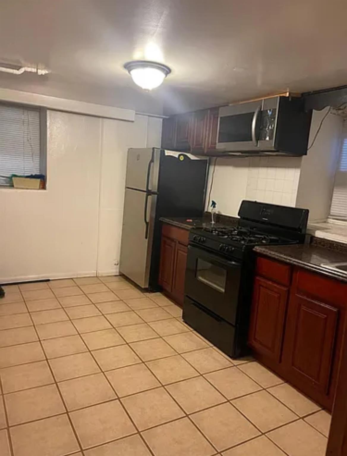 Single Family Paulding Bronx, NY 10469, MLS-890700-10