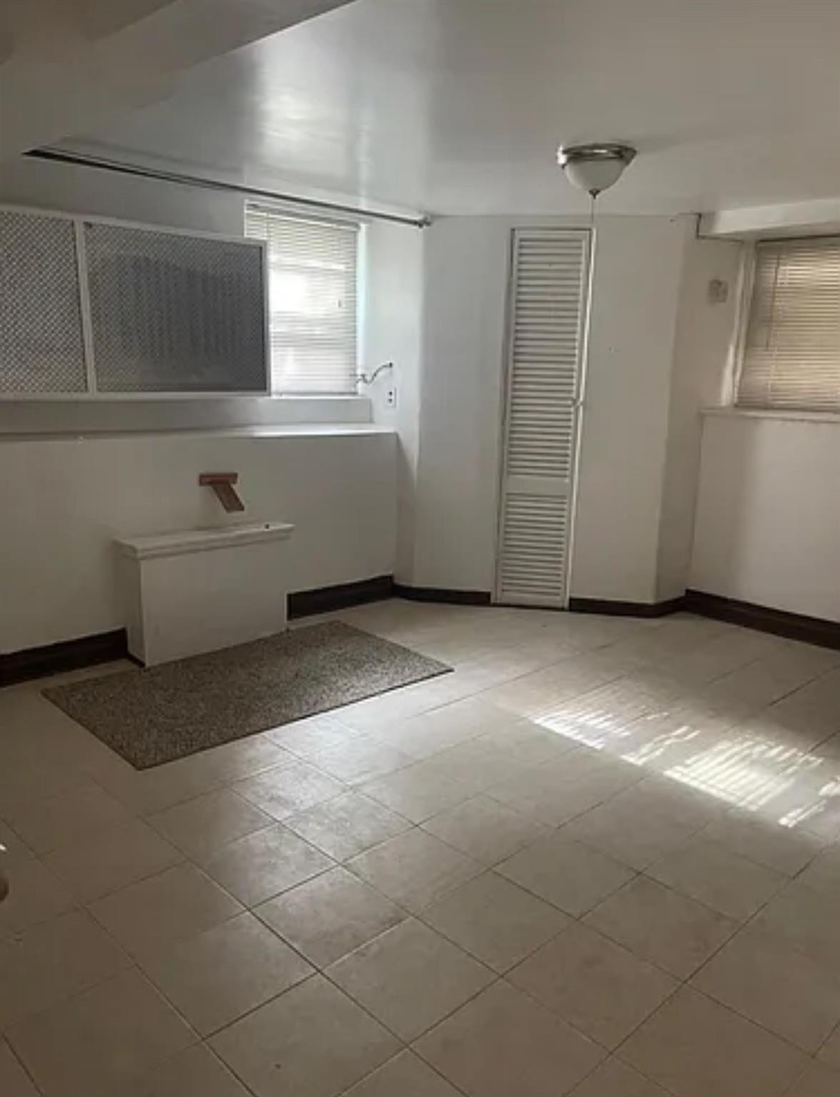 Single Family Paulding Bronx, NY 10469, MLS-890700-12