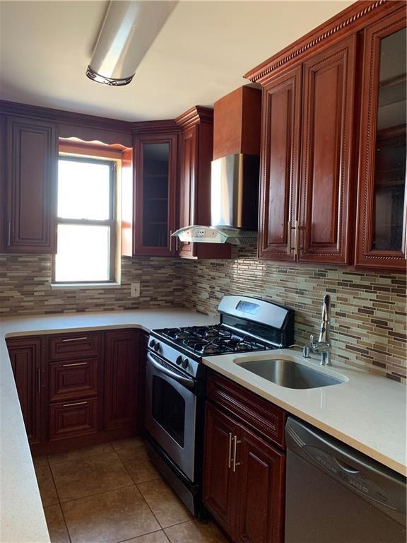 Single Family Paulding Bronx, NY 10469, MLS-890700-2