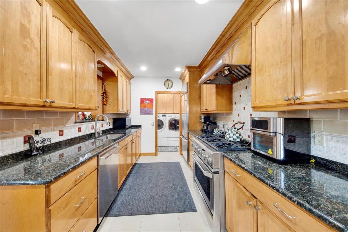 Single Family Devoe Westchester County, NY 10705, MLS-890709-12