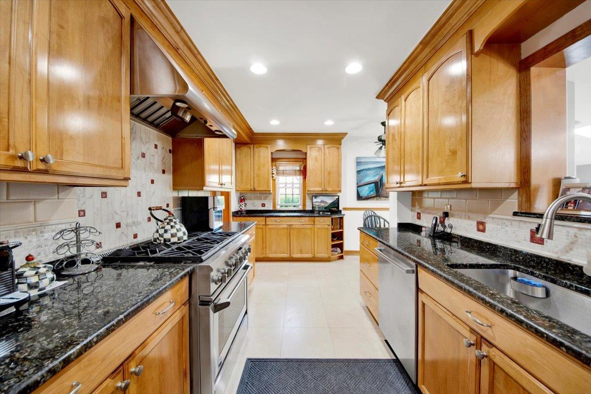 Single Family Devoe Westchester County, NY 10705, MLS-890709-15