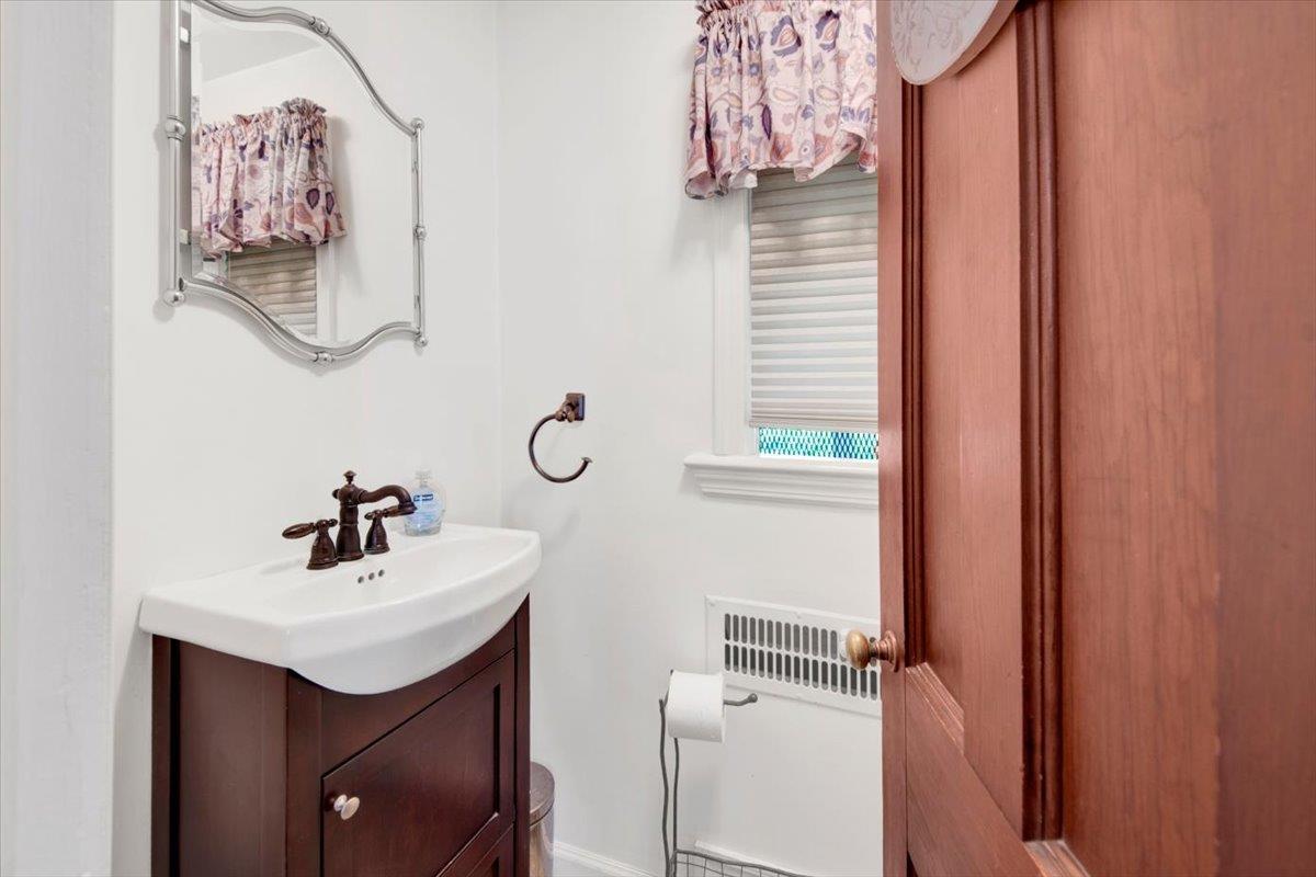 Single Family Devoe Westchester County, NY 10705, MLS-890709-18