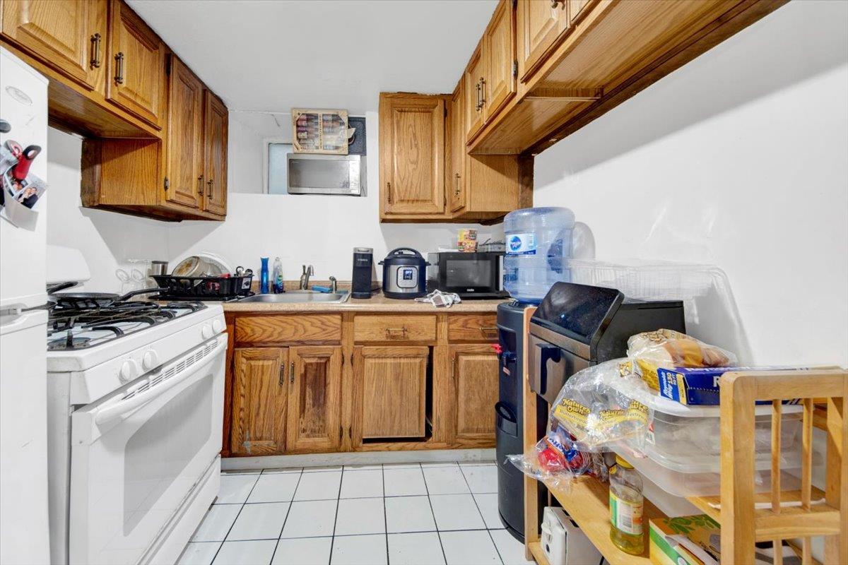 Single Family Devoe Westchester County, NY 10705, MLS-890709-33