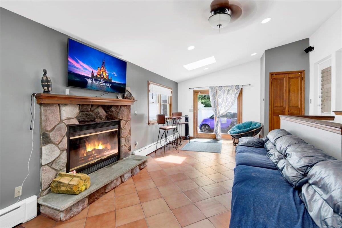 Single Family Devoe Westchester County, NY 10705, MLS-890709-7