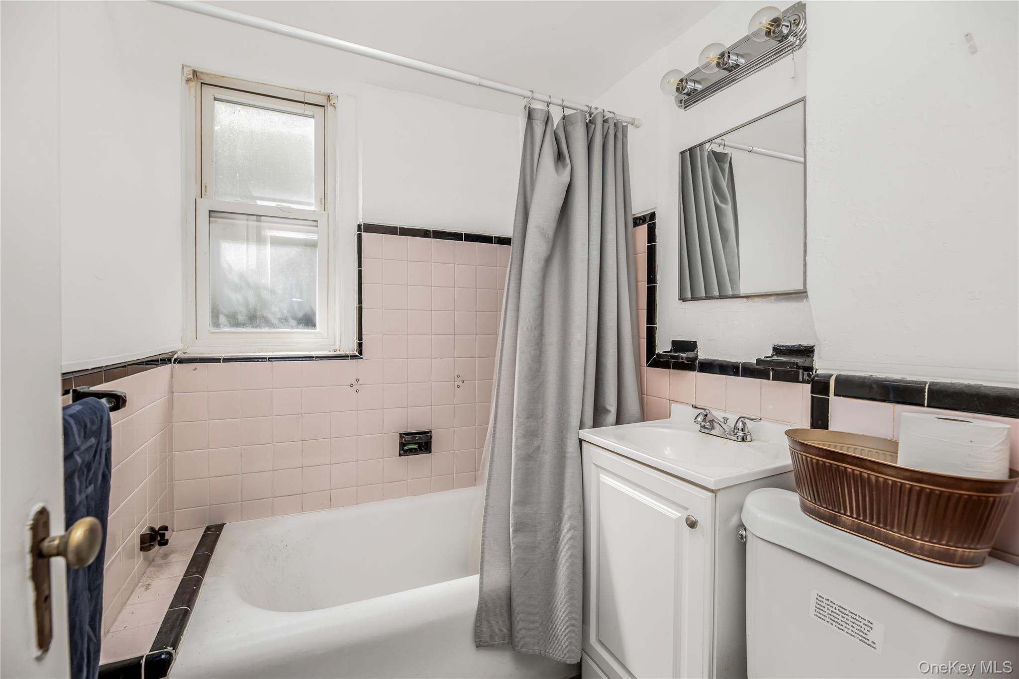 Single Family Cowles Westchester County, NY 10704, MLS-890747-10