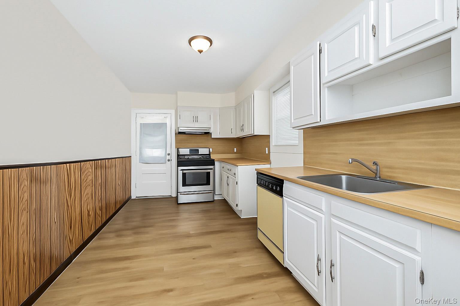 Single Family Cowles Westchester County, NY 10704, MLS-890747-4