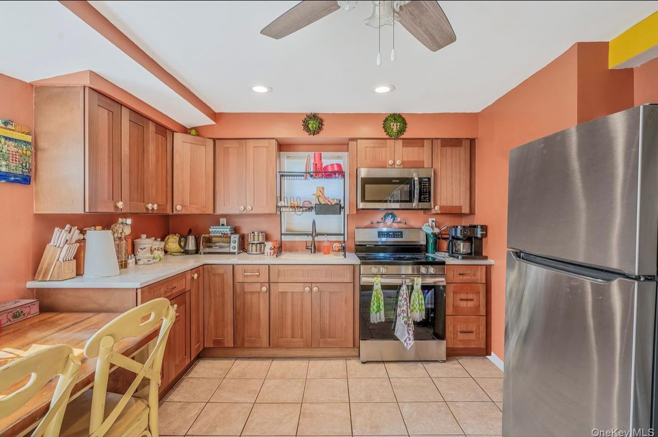 Single Family Manhasset  Suffolk County, NY 11951, MLS-890762-18