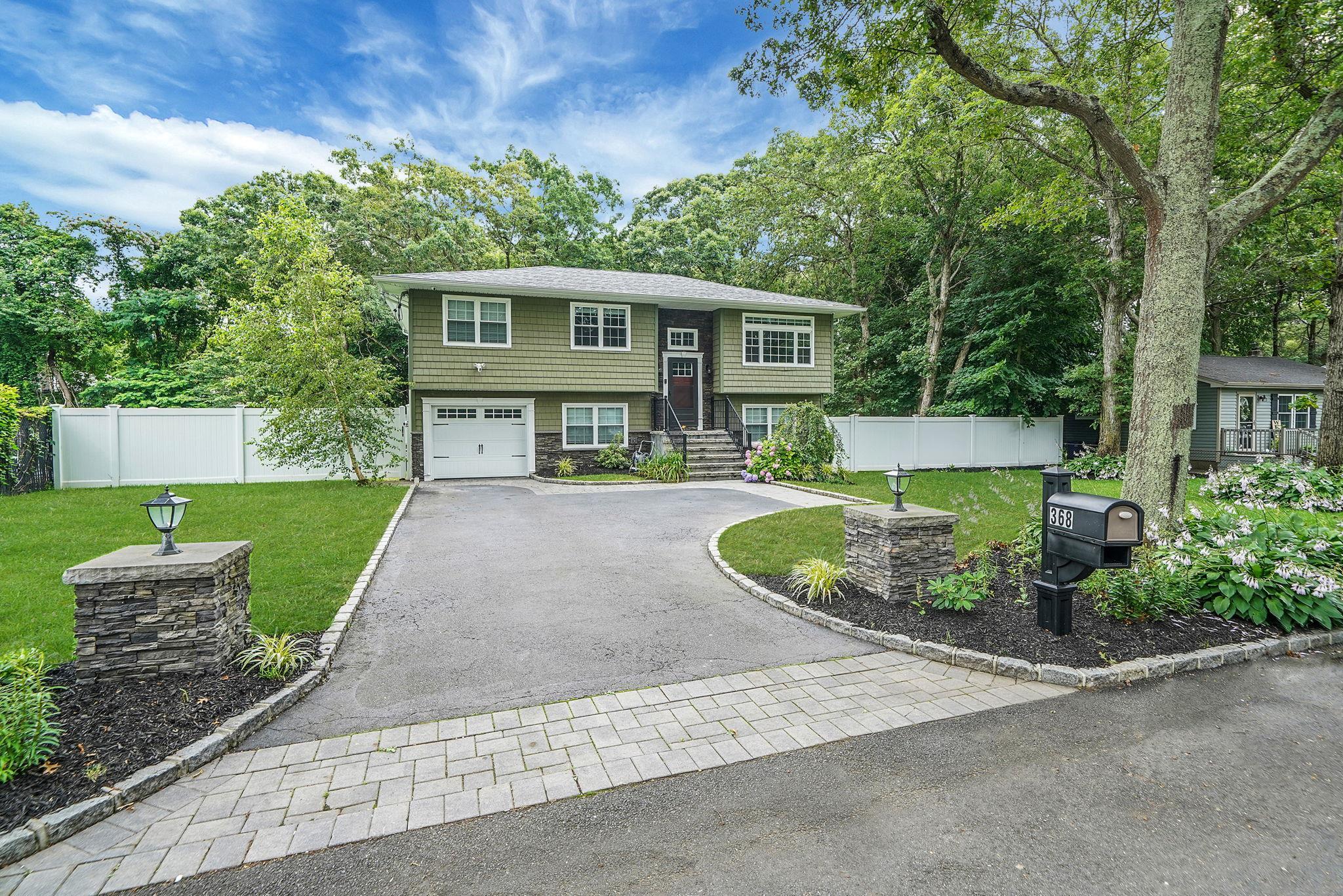 Single Family Carnation  Suffolk County, NY 11967, MLS-890789-2