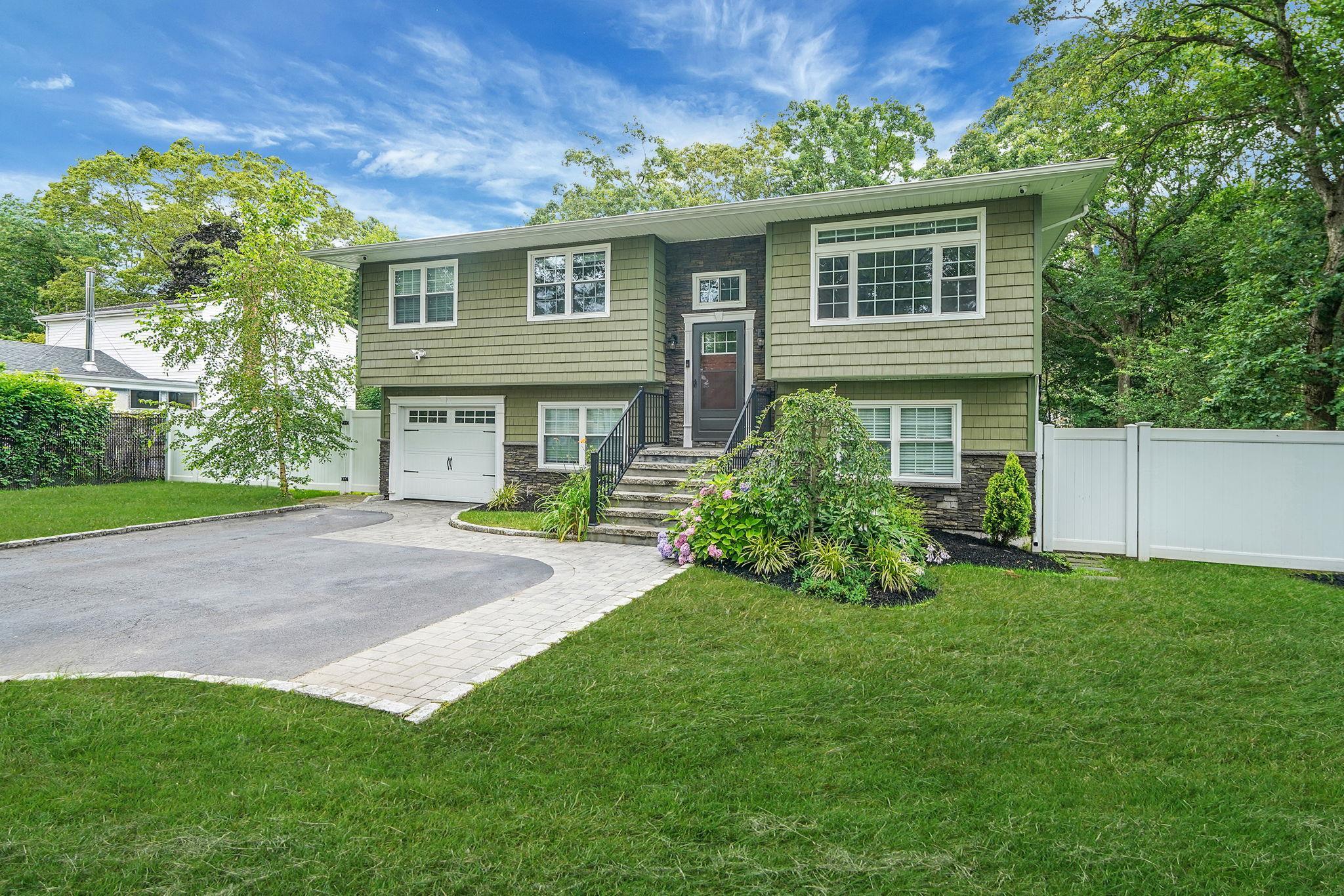 Single Family Carnation  Suffolk County, NY 11967, MLS-890789-3