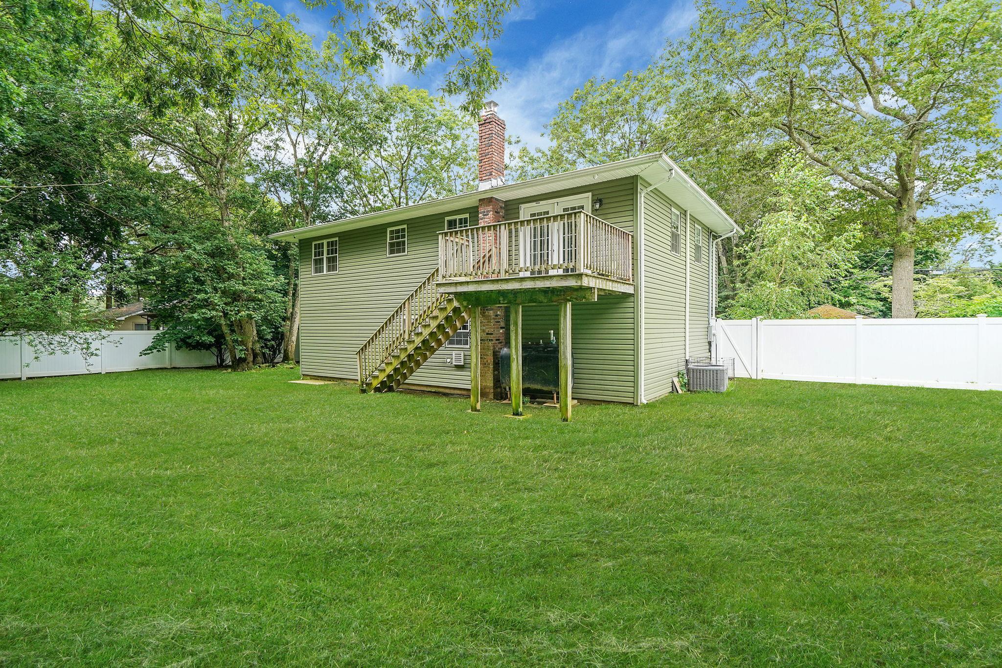 Single Family Carnation  Suffolk County, NY 11967, MLS-890789-33