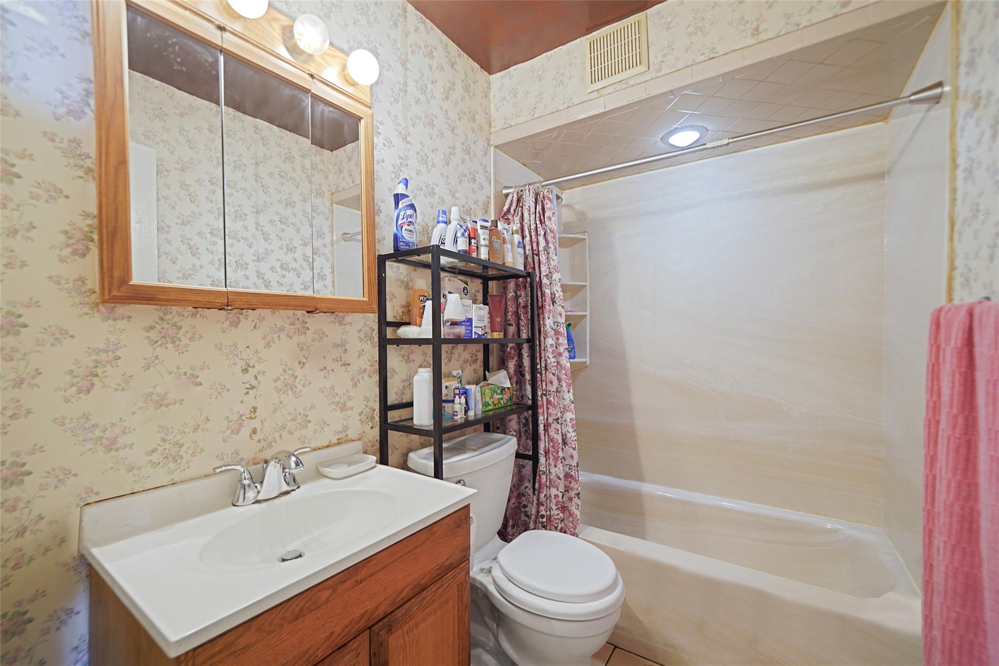 Single Family Marshall  Nassau County, NY 11710, MLS-890856-14