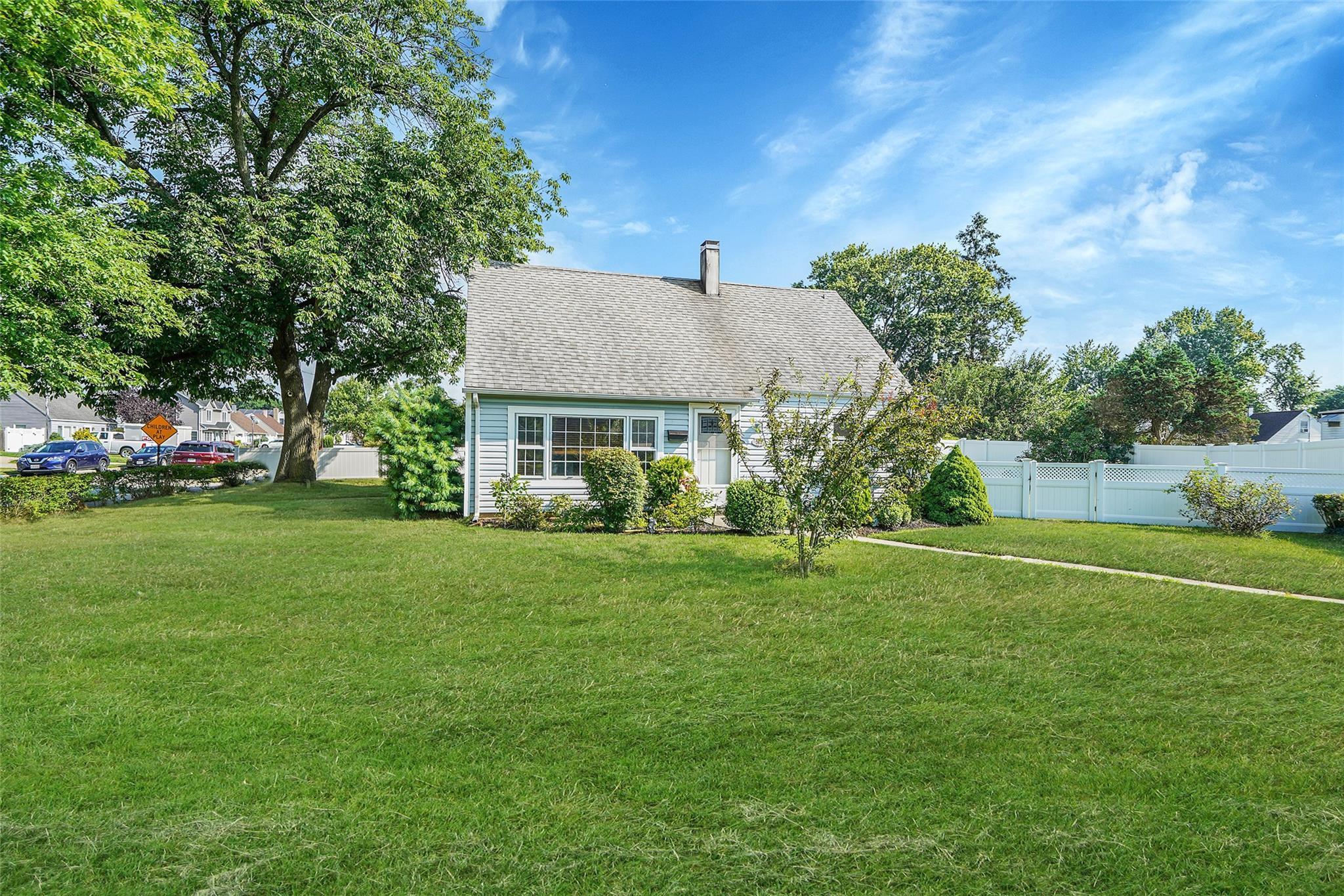 Single Family Marshall  Nassau County, NY 11710, MLS-890856-2