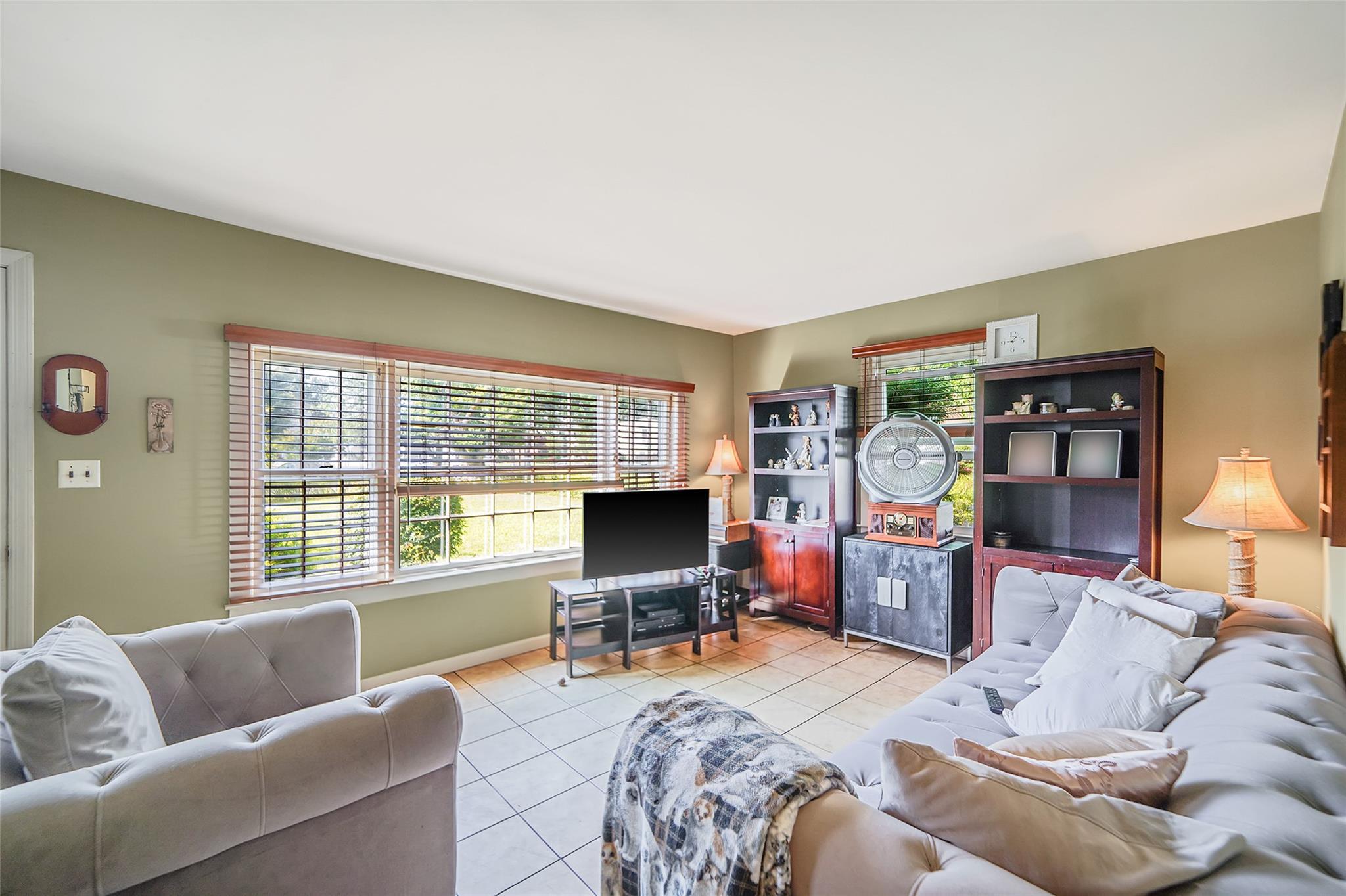 Single Family Marshall  Nassau County, NY 11710, MLS-890856-6