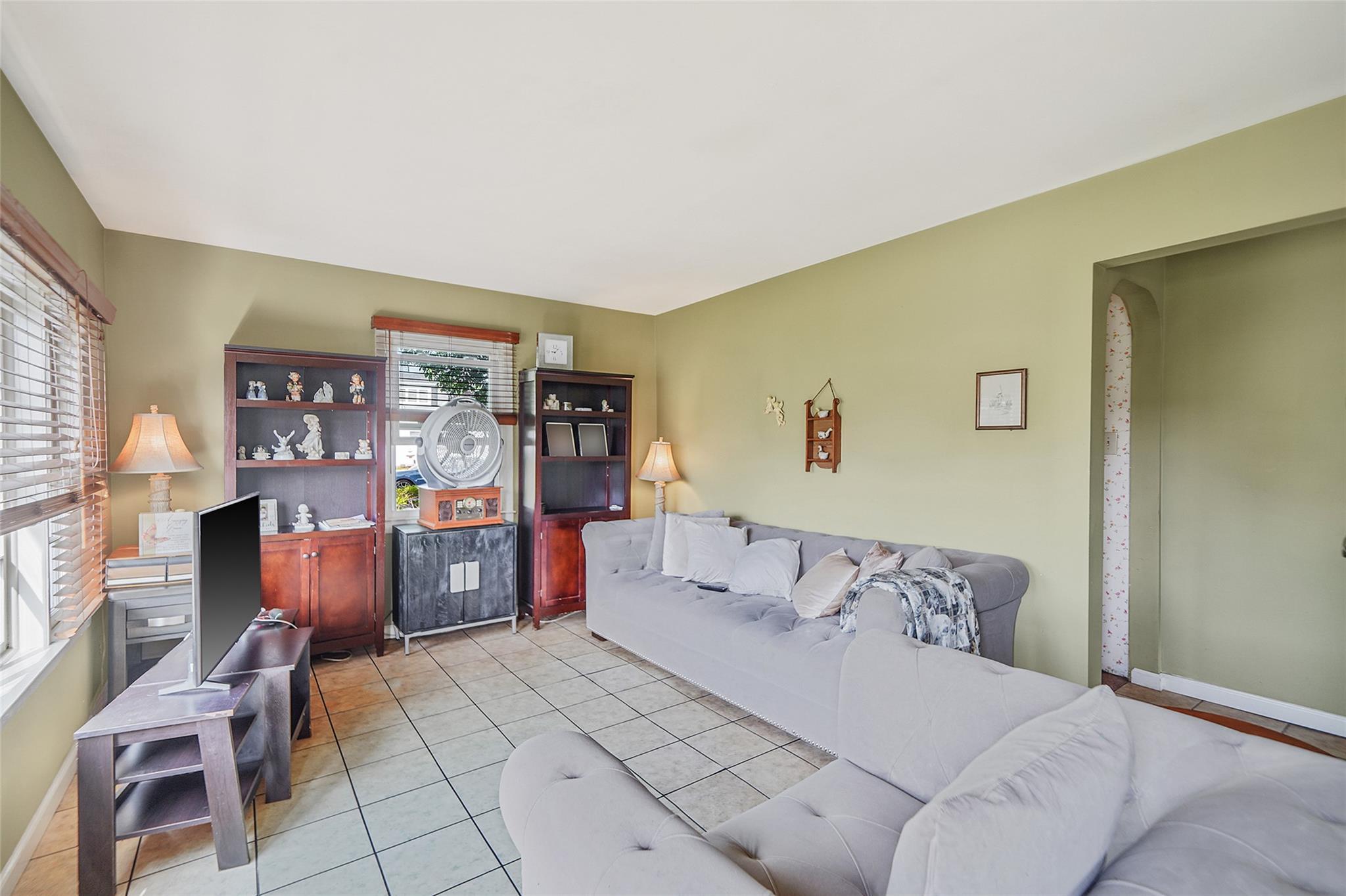 Single Family Marshall  Nassau County, NY 11710, MLS-890856-7