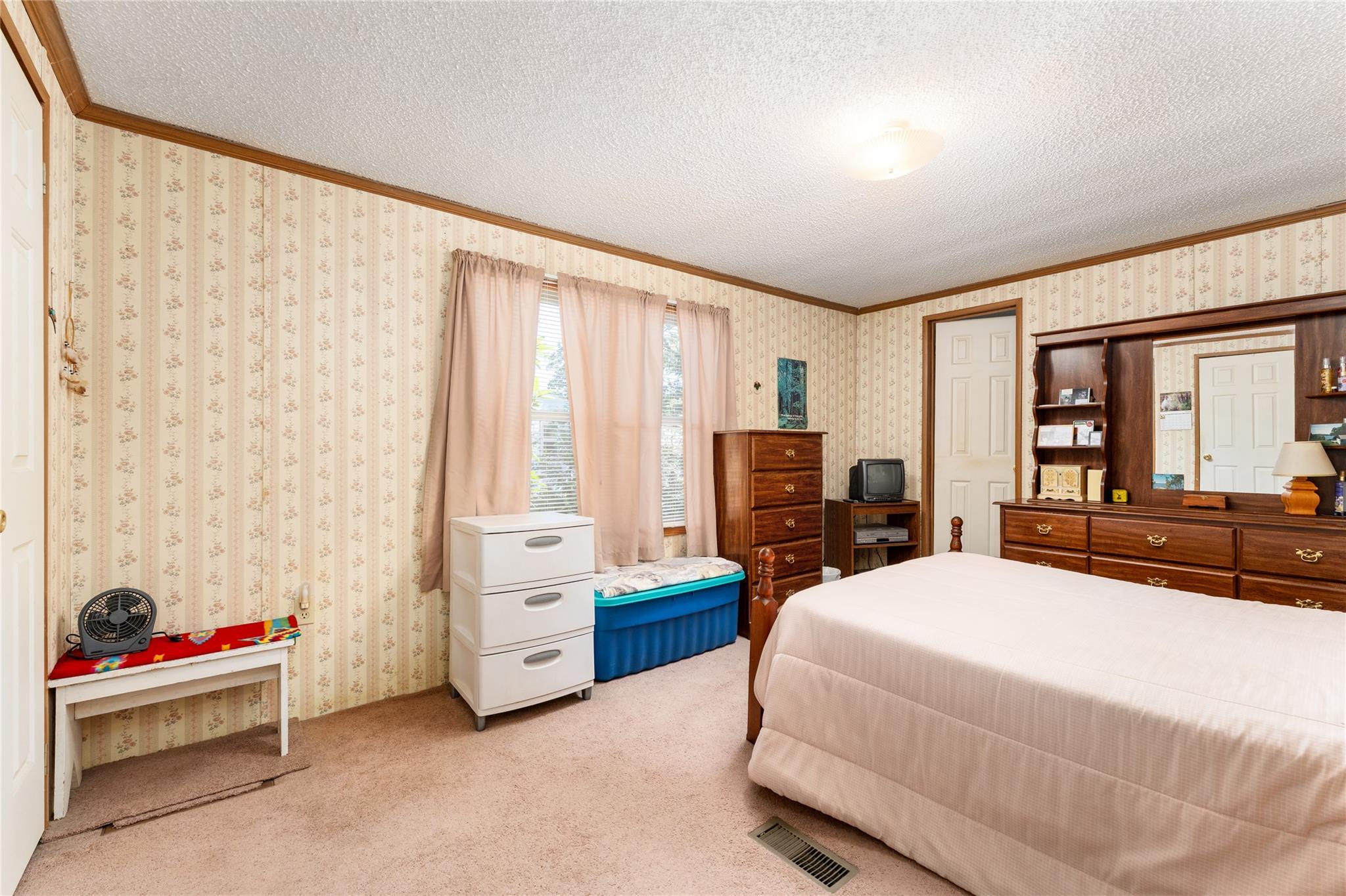 Single Family Montauk  Suffolk County, NY 11946, MLS-890858-12