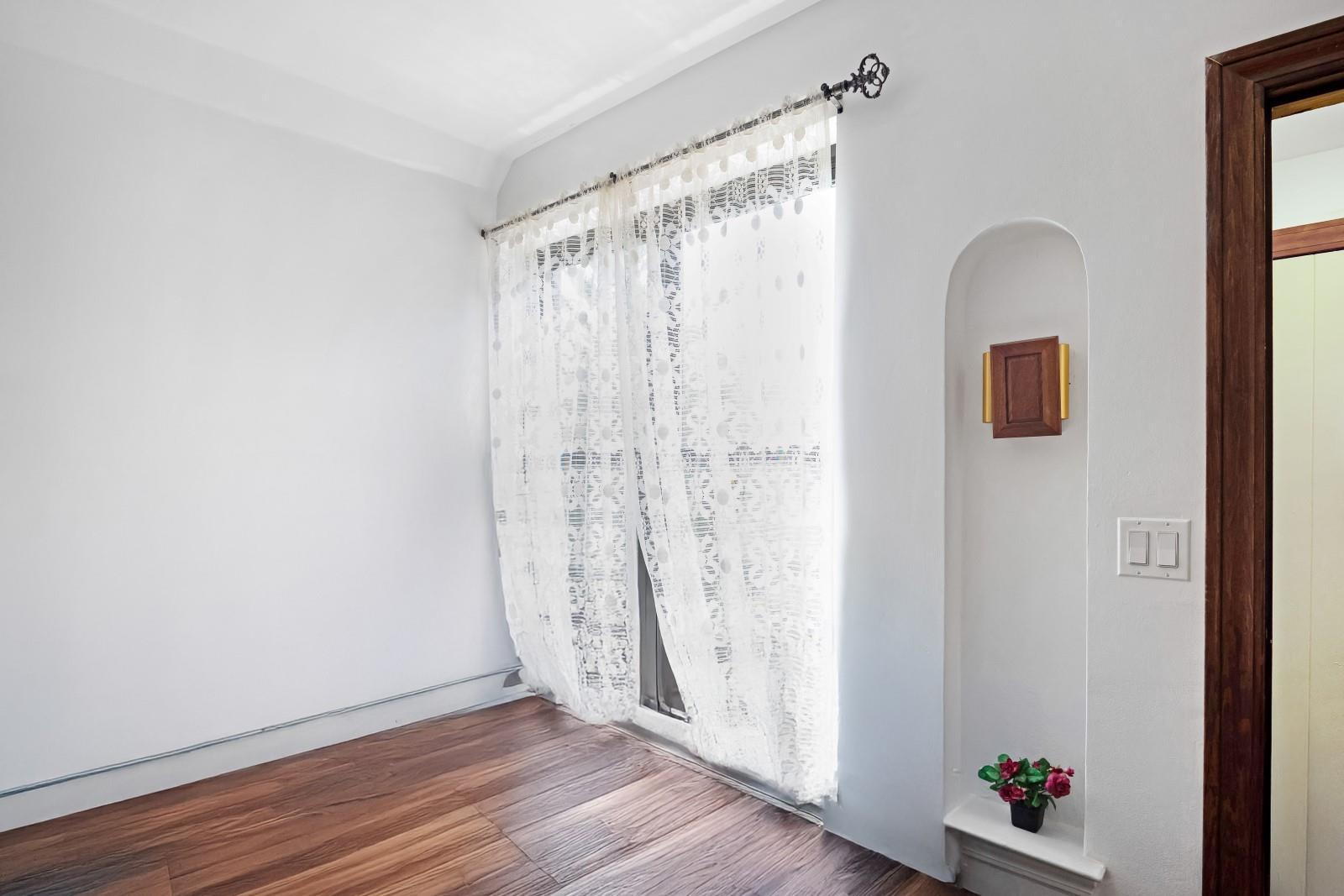 Single Family 77th Queens, NY 11385, MLS-890870-10