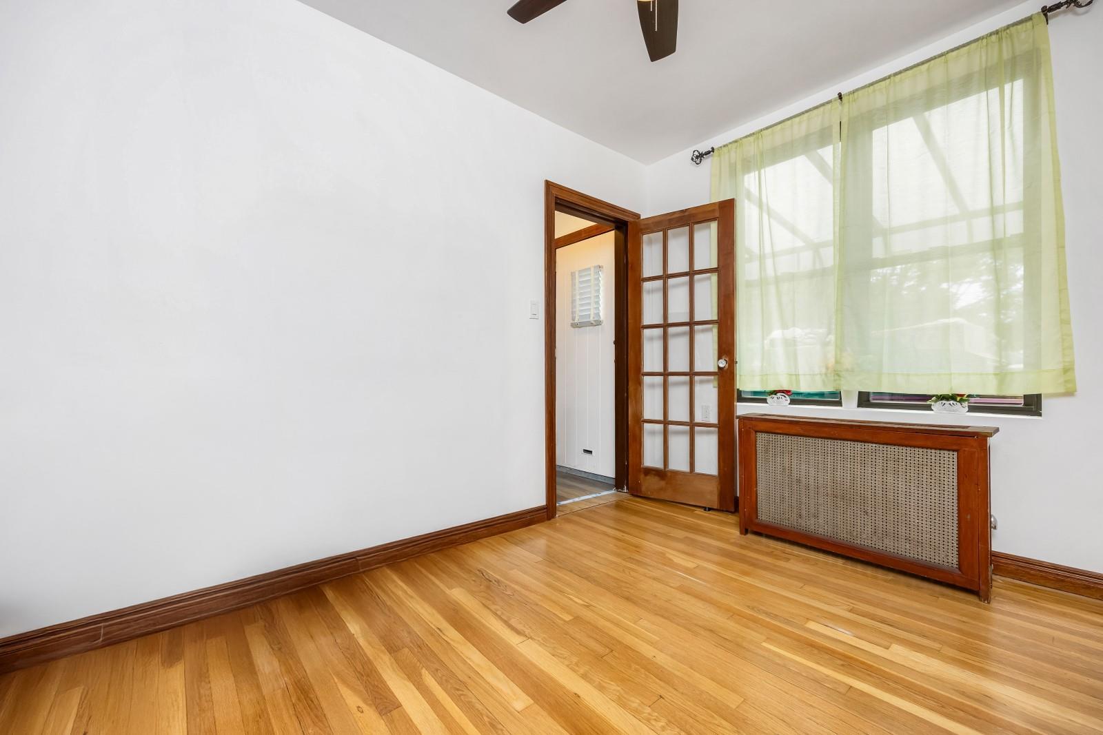 Single Family 77th Queens, NY 11385, MLS-890870-2