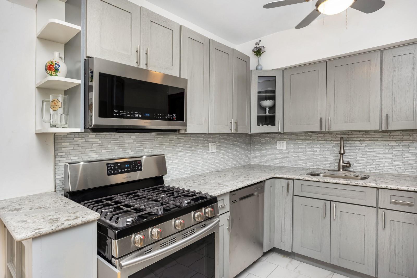 Single Family 77th Queens, NY 11385, MLS-890870-4