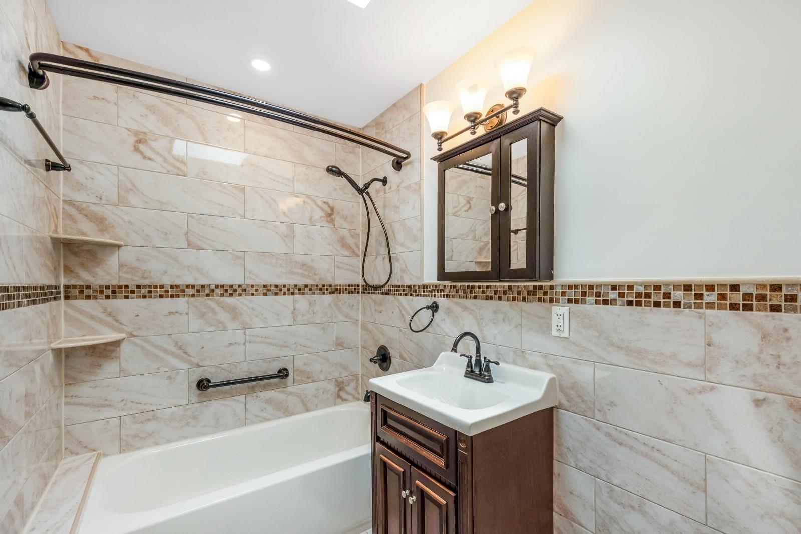 Single Family 77th Queens, NY 11385, MLS-890870-7