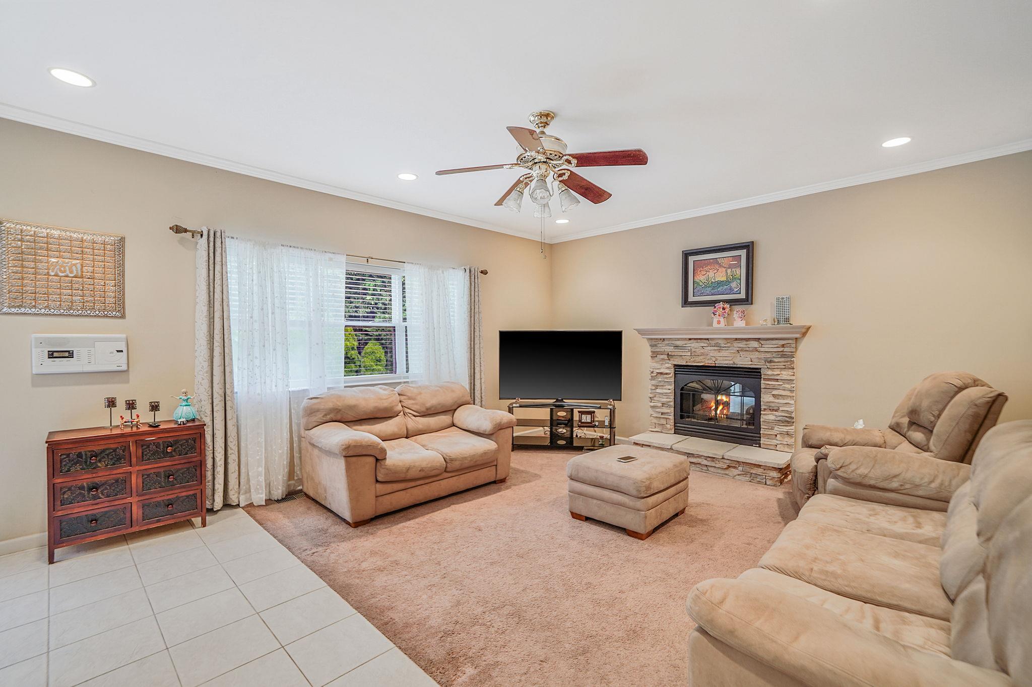 Single Family Sara  Suffolk County, NY 11767, MLS-890871-23