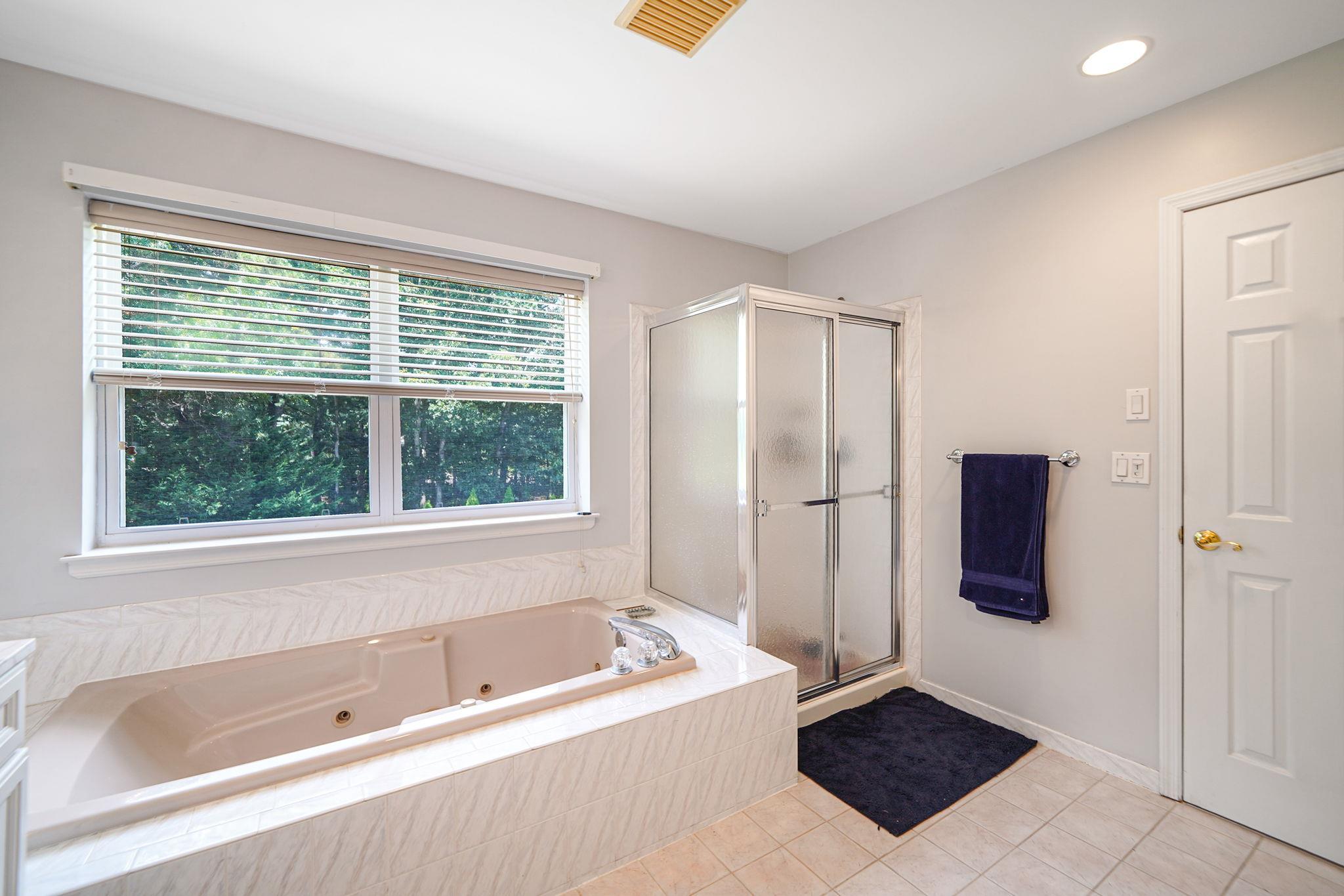 Single Family Sara  Suffolk County, NY 11767, MLS-890871-37