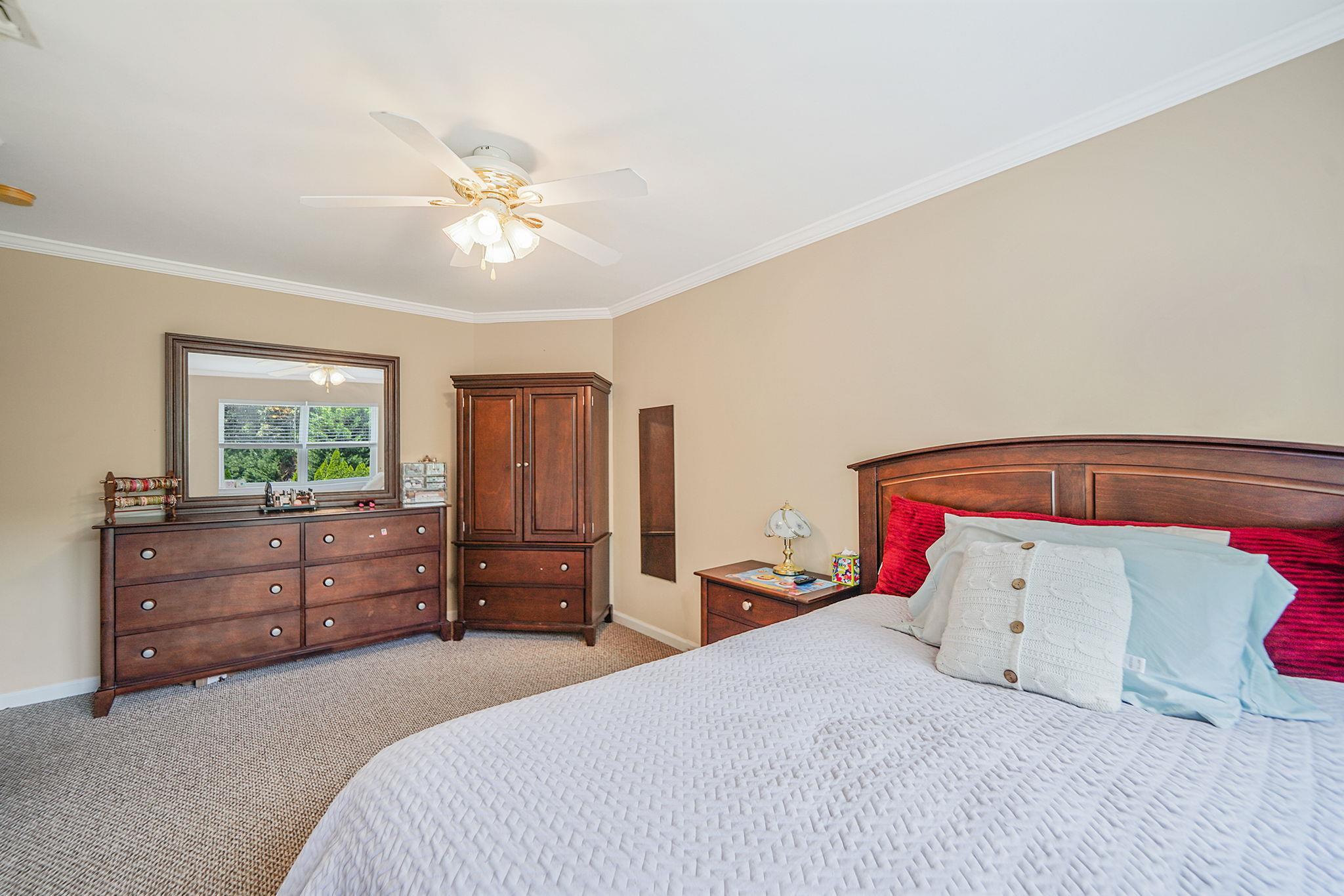 Single Family Sara  Suffolk County, NY 11767, MLS-890871-39