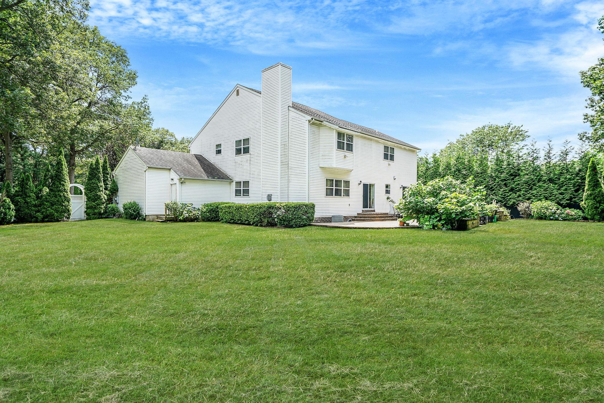 Single Family Sara  Suffolk County, NY 11767, MLS-890871-8