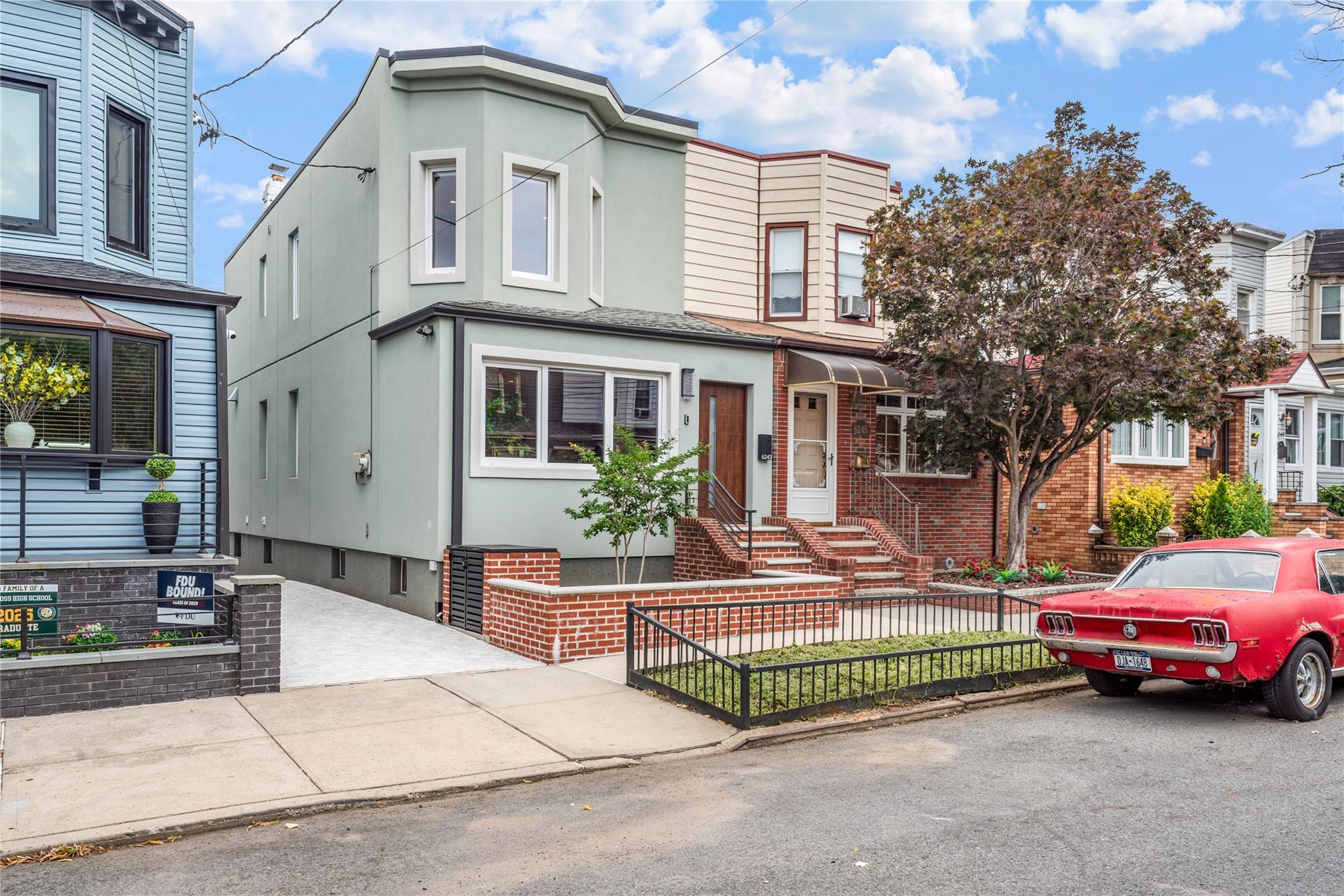 Single Family 60th  Queens, NY 11378, MLS-890905-2