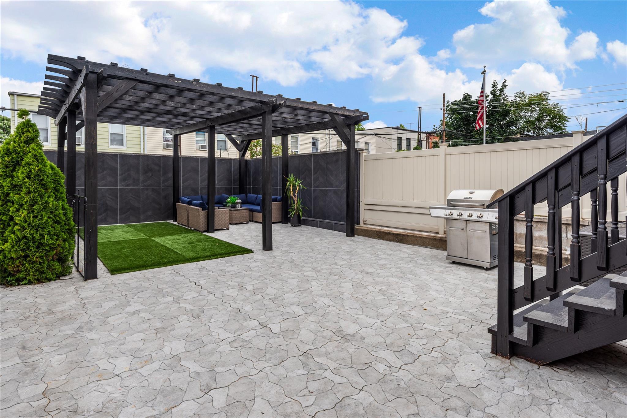 Single Family 60th  Queens, NY 11378, MLS-890905-3