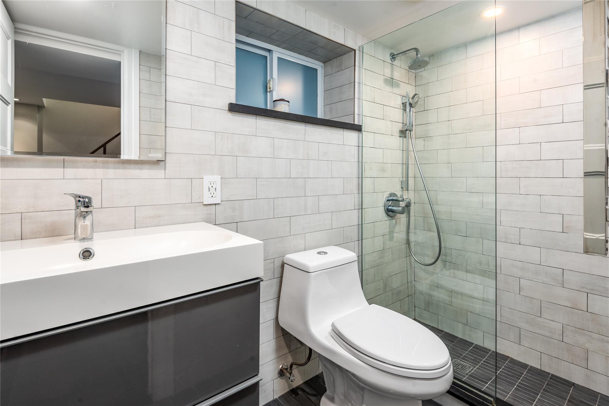 Single Family 60th  Queens, NY 11378, MLS-890905-30