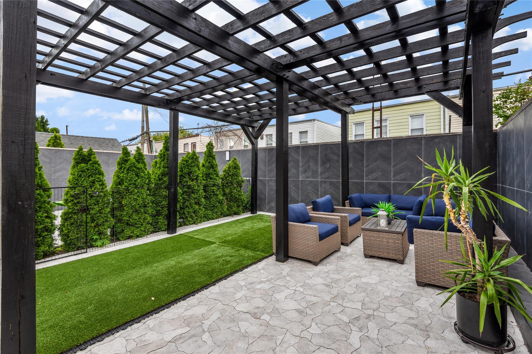 Single Family 60th  Queens, NY 11378, MLS-890905-4