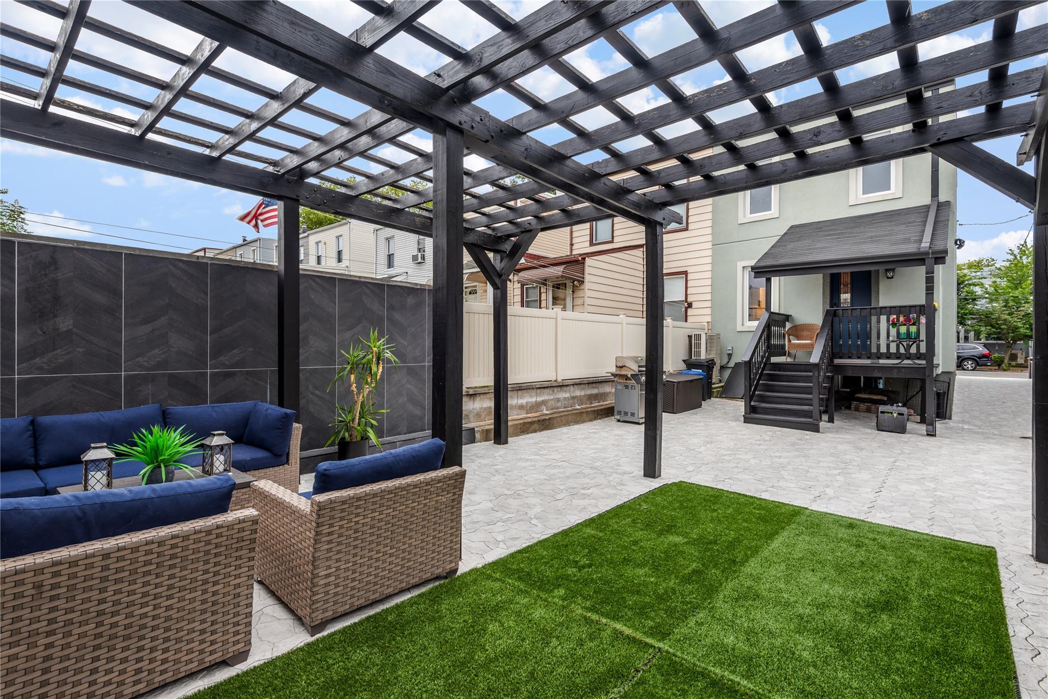Single Family 60th  Queens, NY 11378, MLS-890905-6