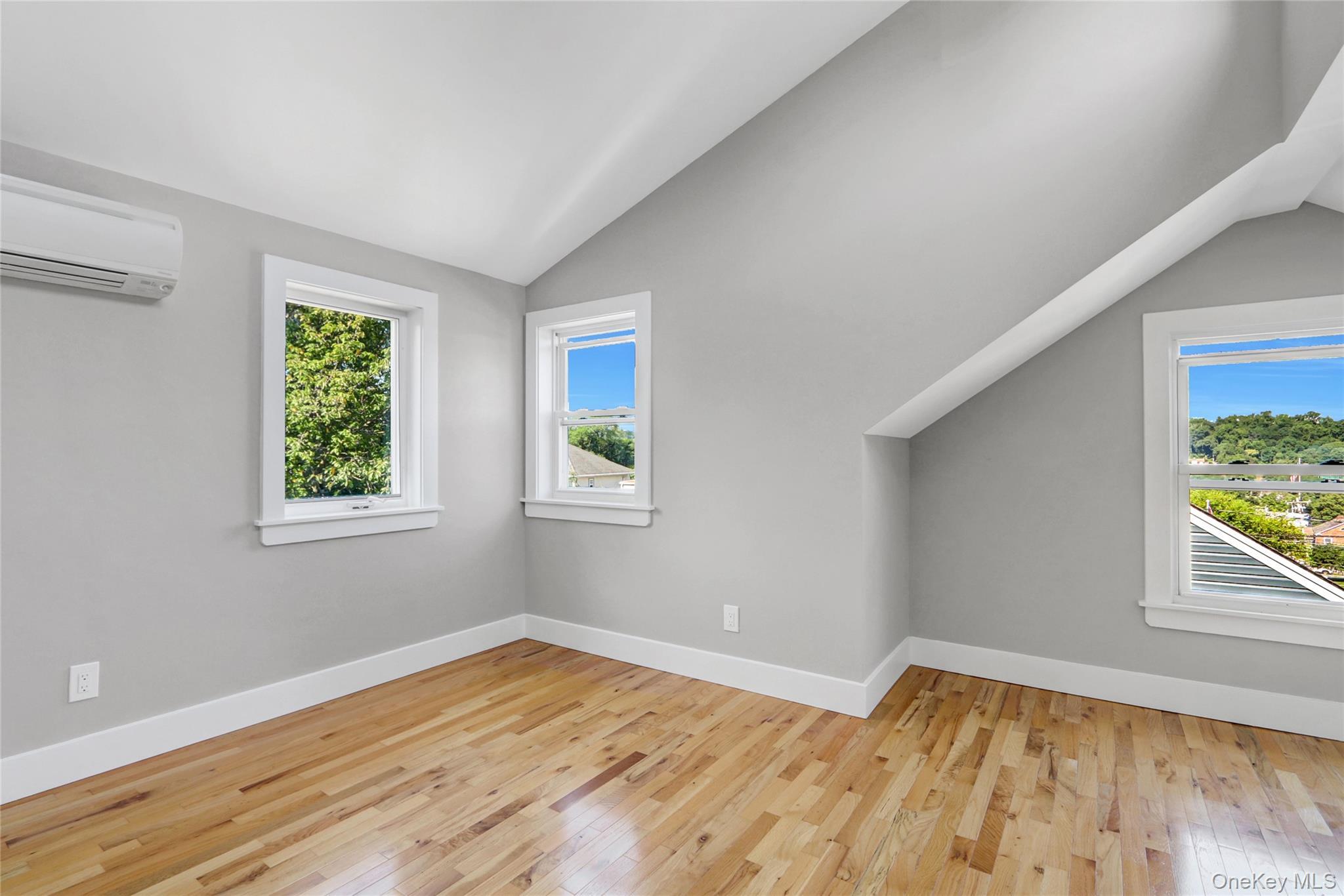 Single Family Delaware  Westchester County, NY 10710, MLS-890959-12